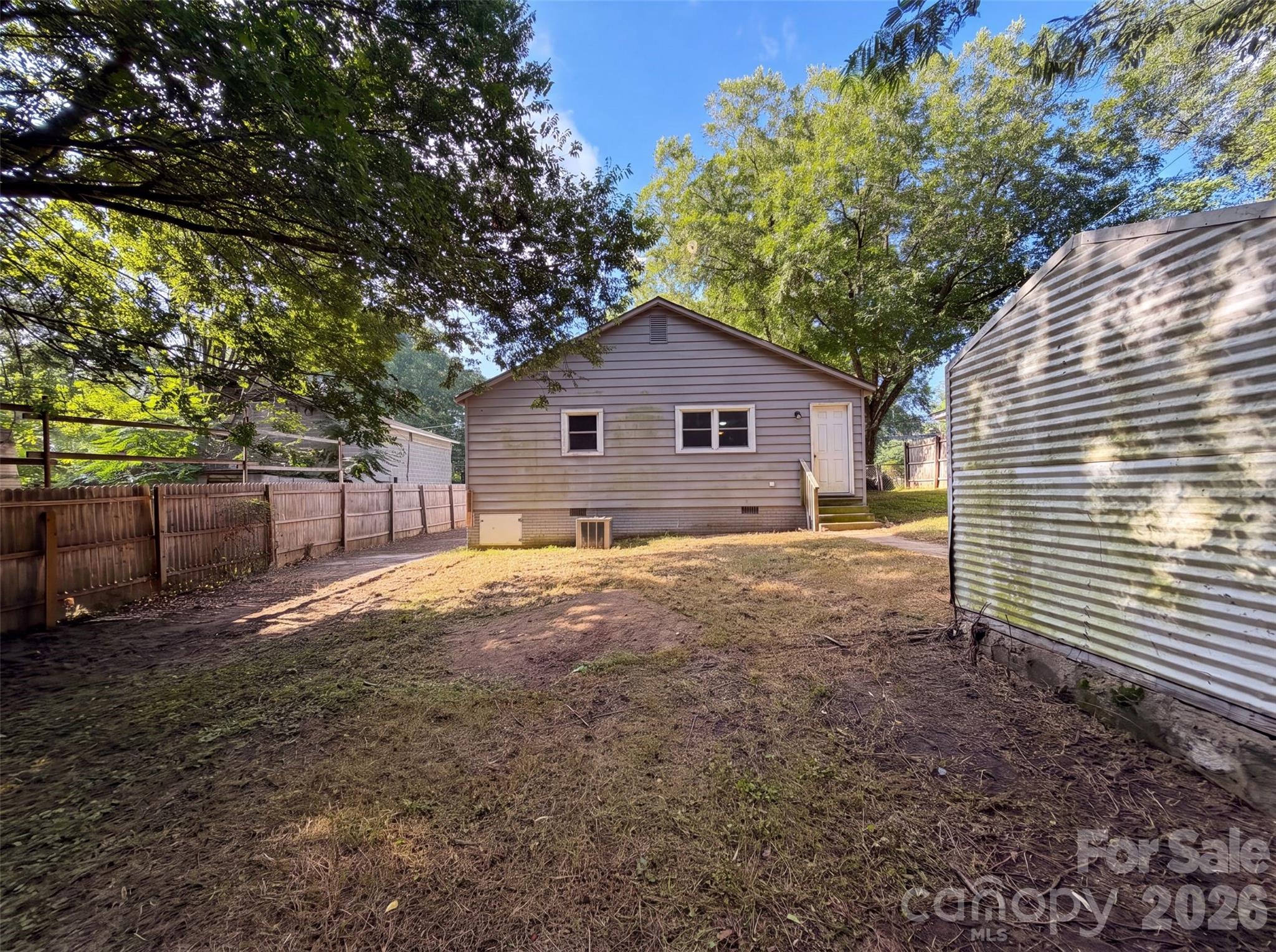 831 Fairview Street Property Photo 5