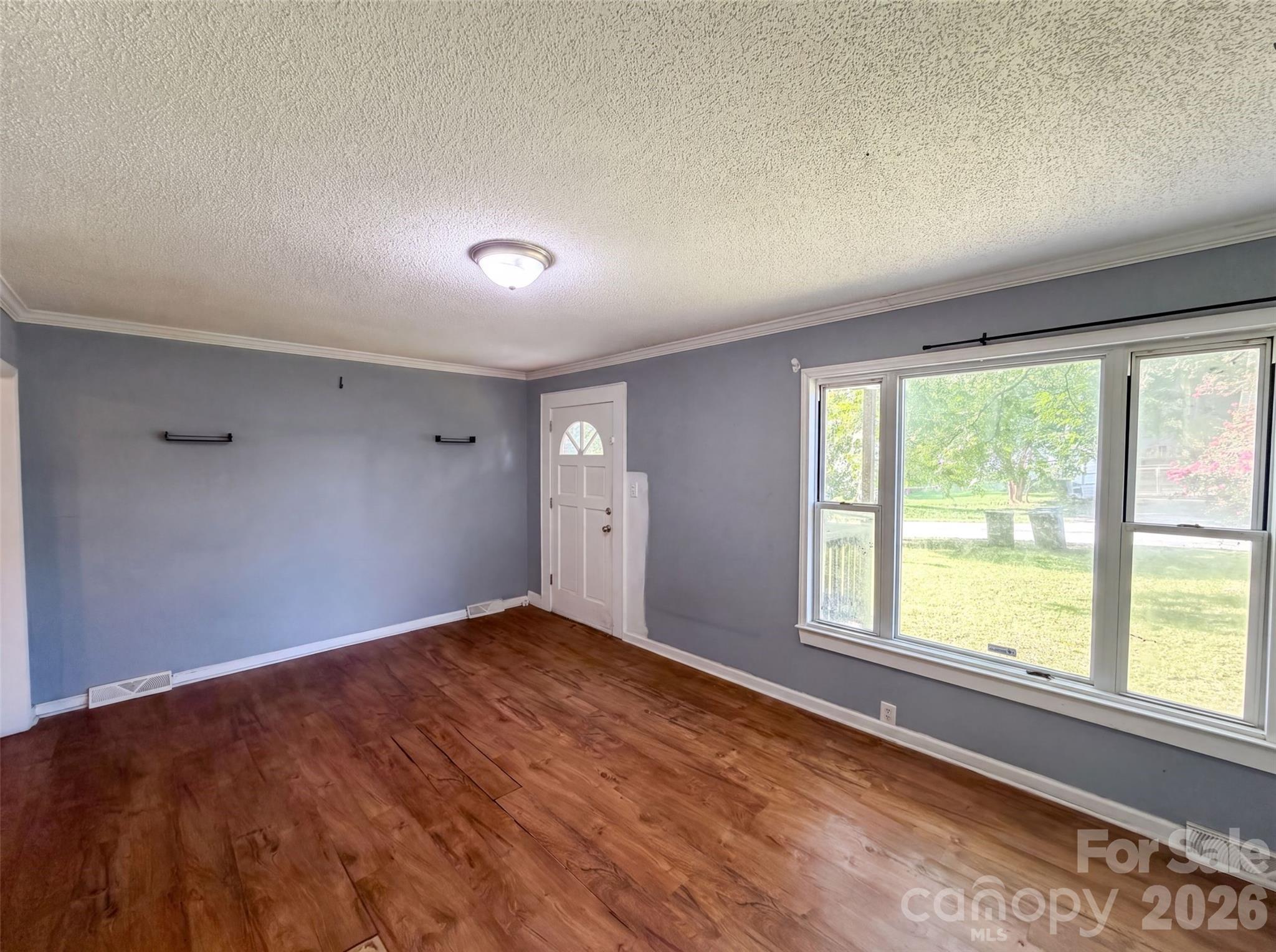 831 Fairview Street Property Photo 6