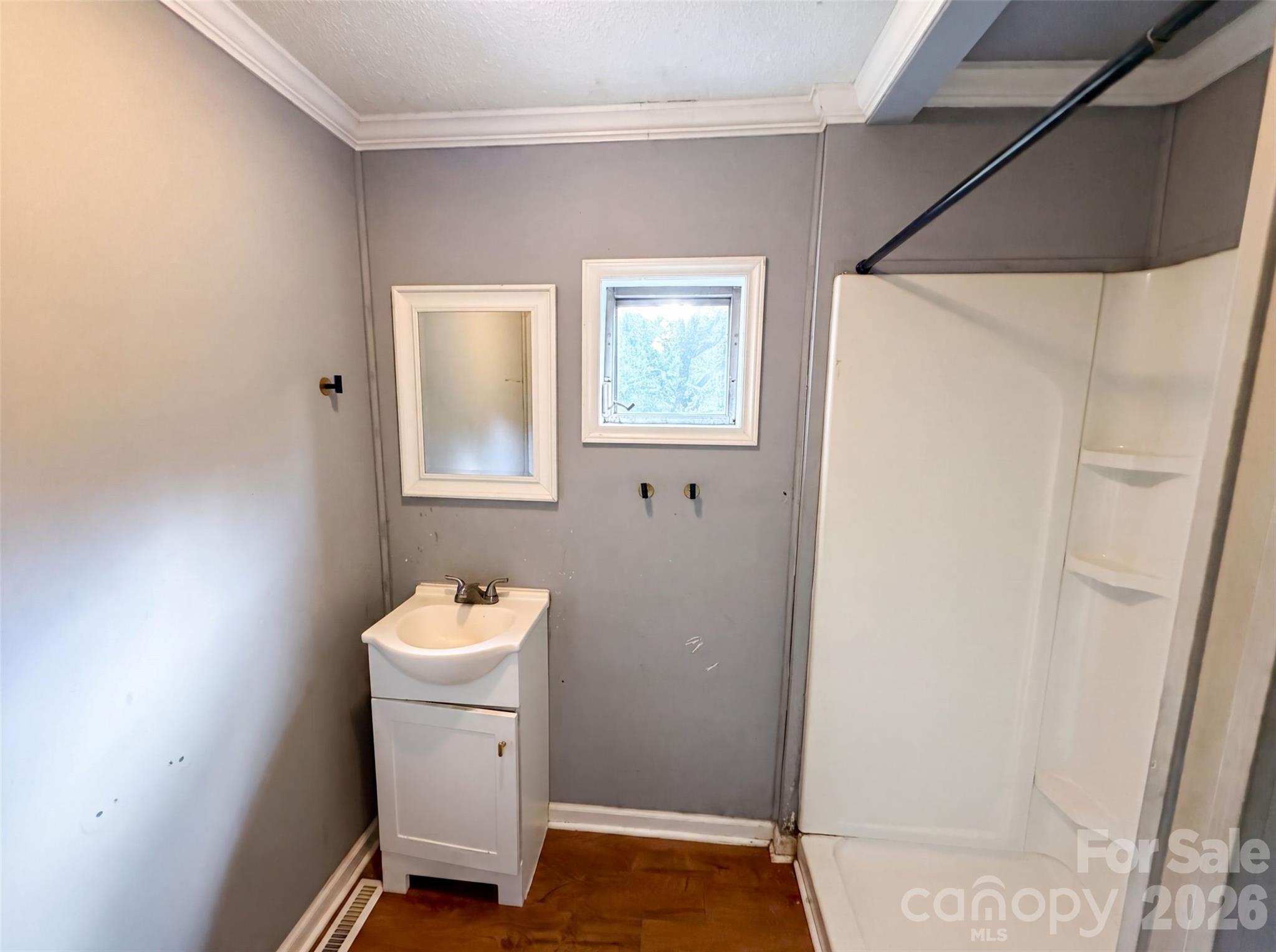 831 Fairview Street Property Photo 9