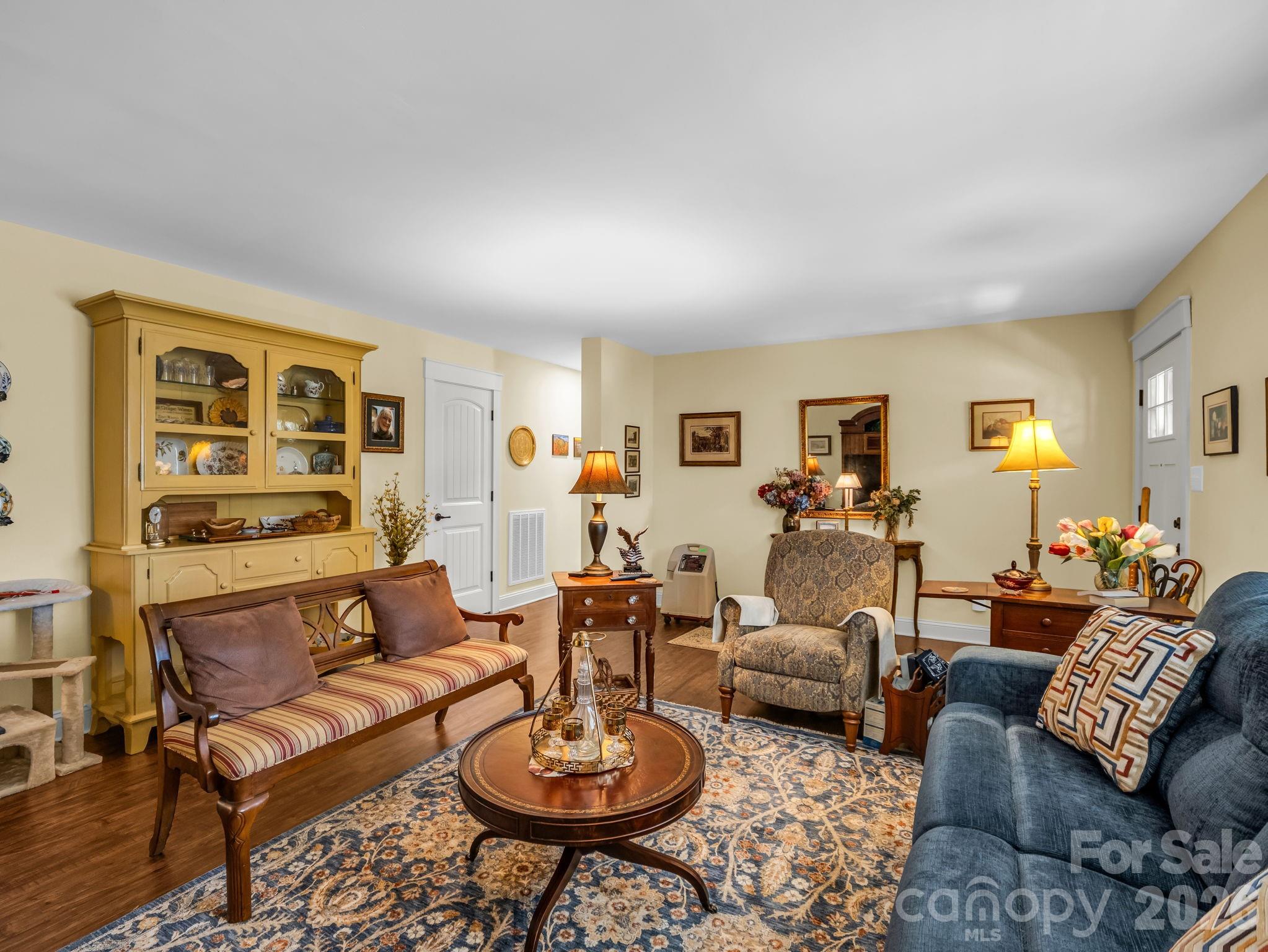 101 Plato Place Property Photo 8