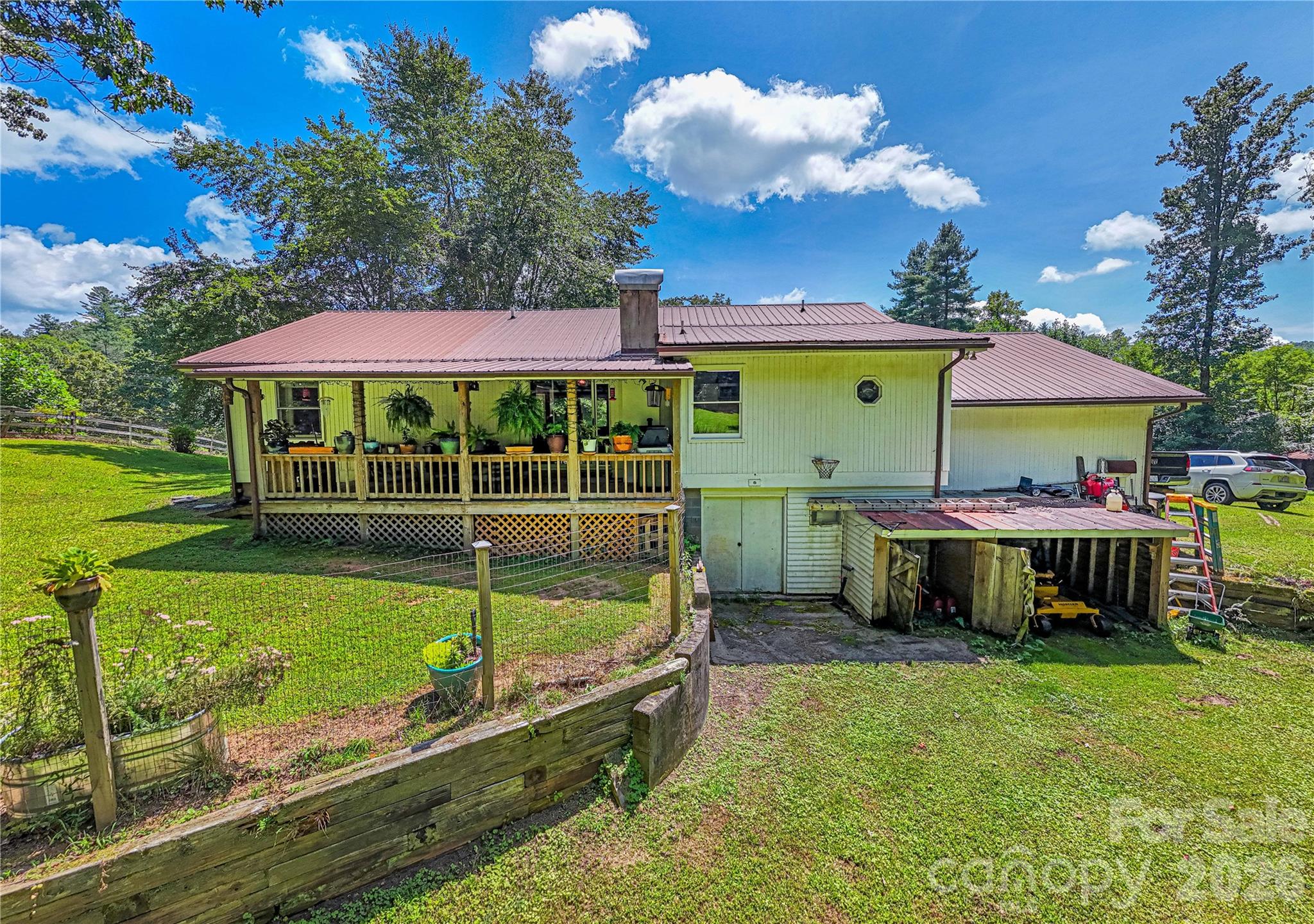 570 Flat Creek Valley Road Property Photo 5