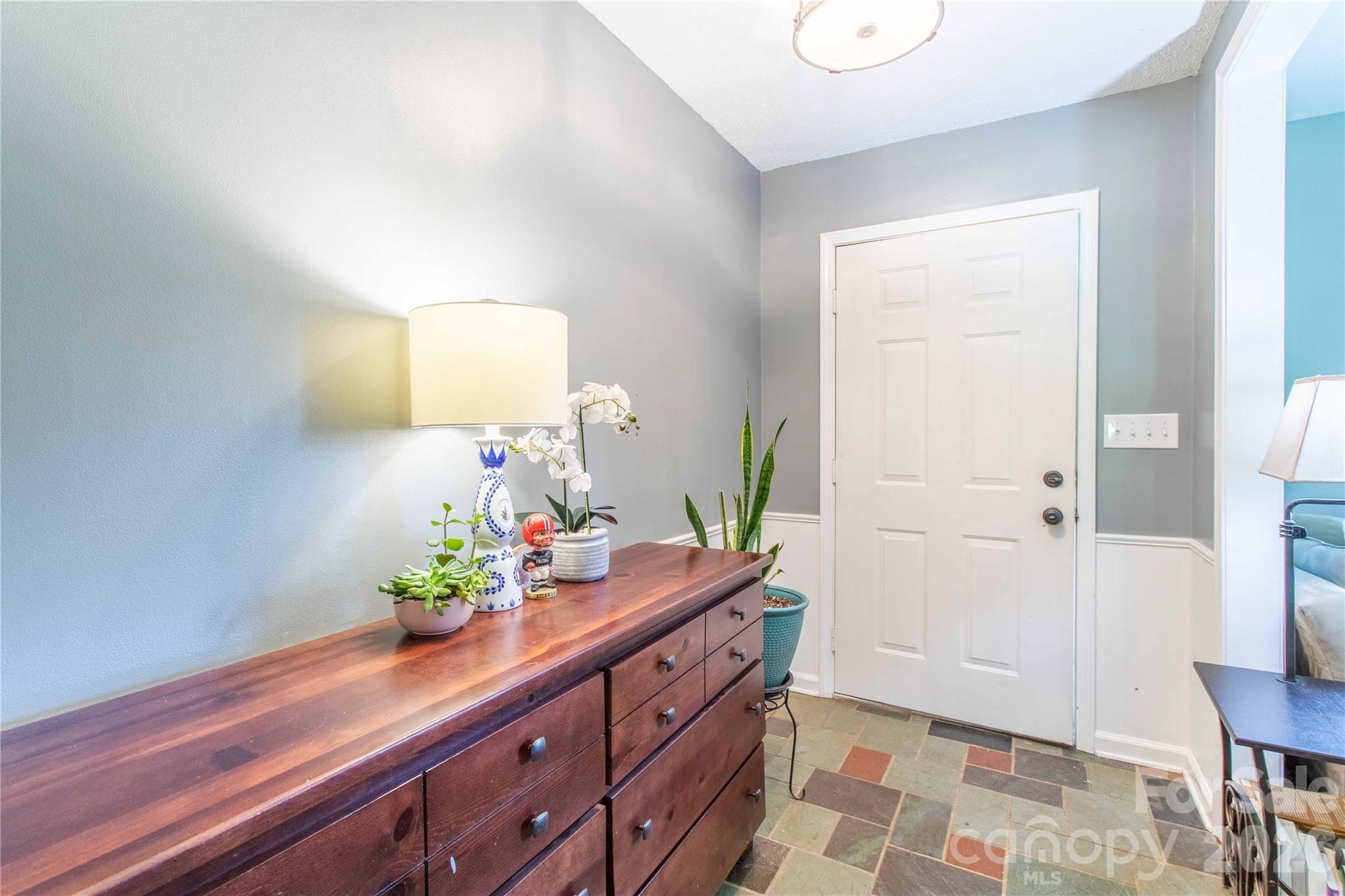 570 Flat Creek Valley Road Property Photo 6