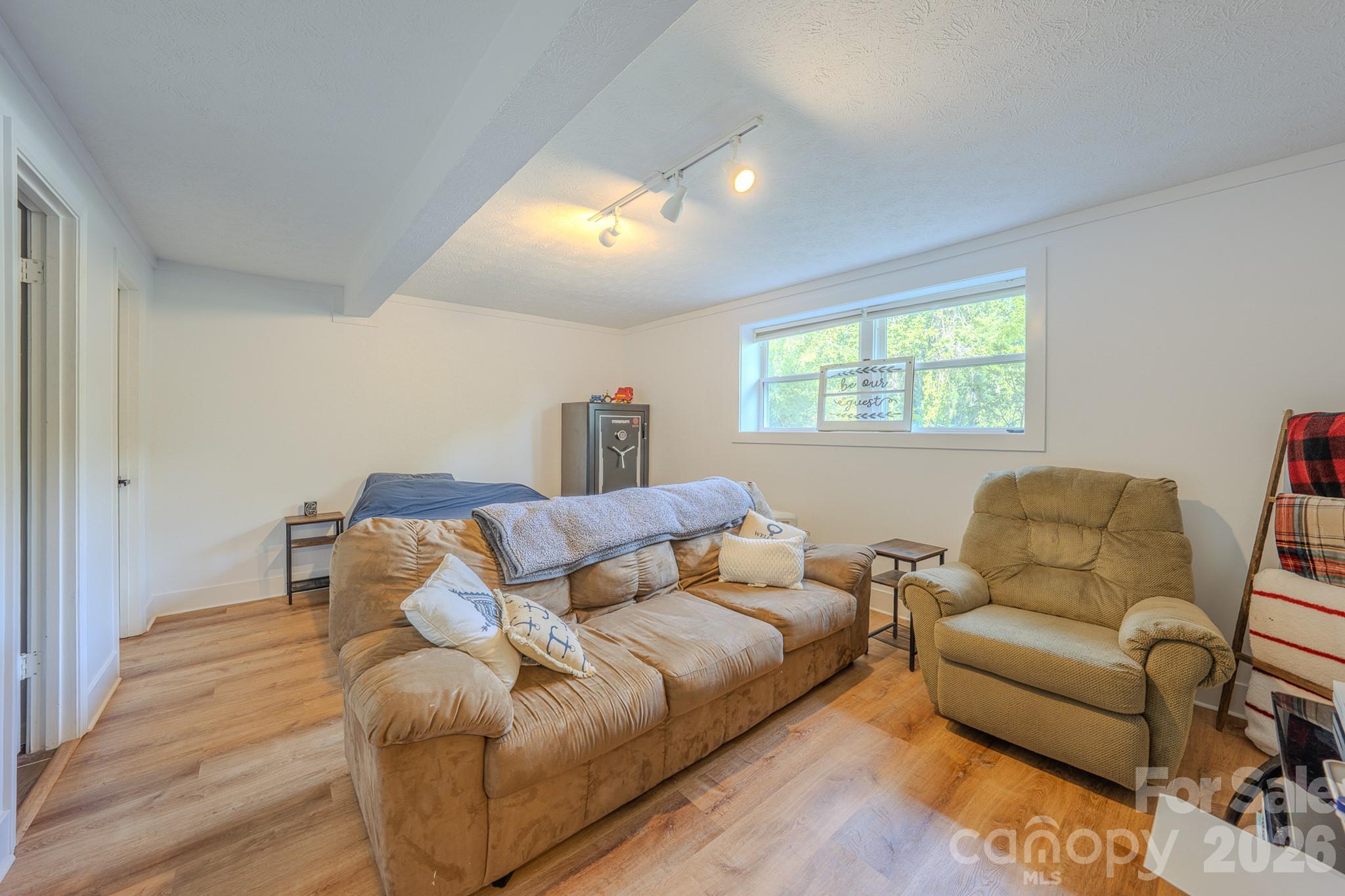 38 Ferenvilla Drive Property Photo 40