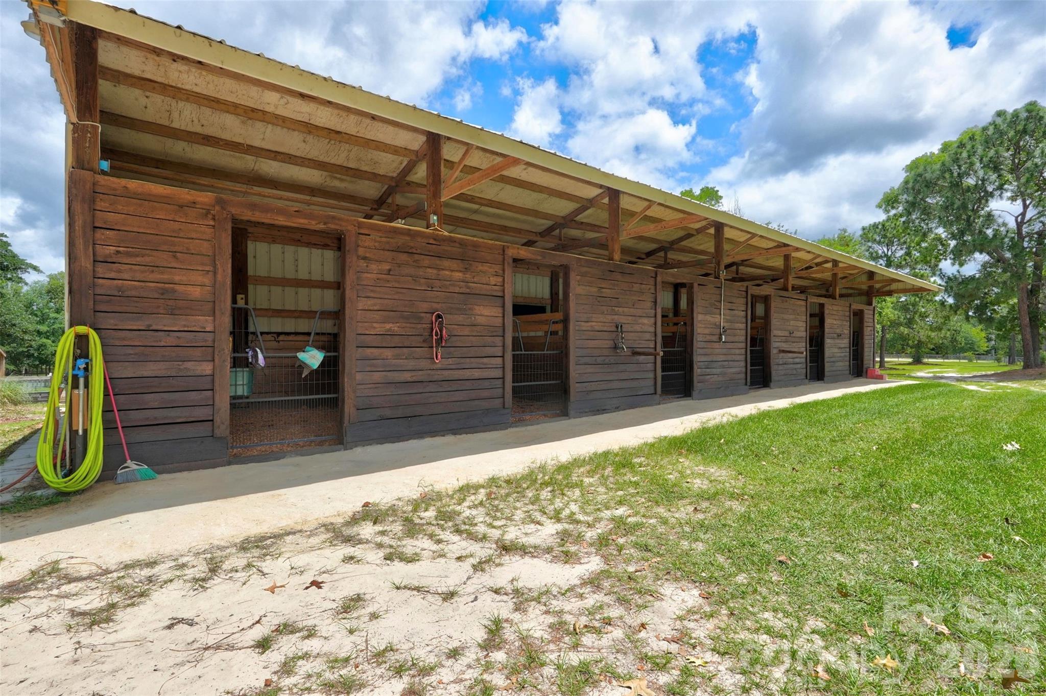 1377 Pine Road Property Photo 5