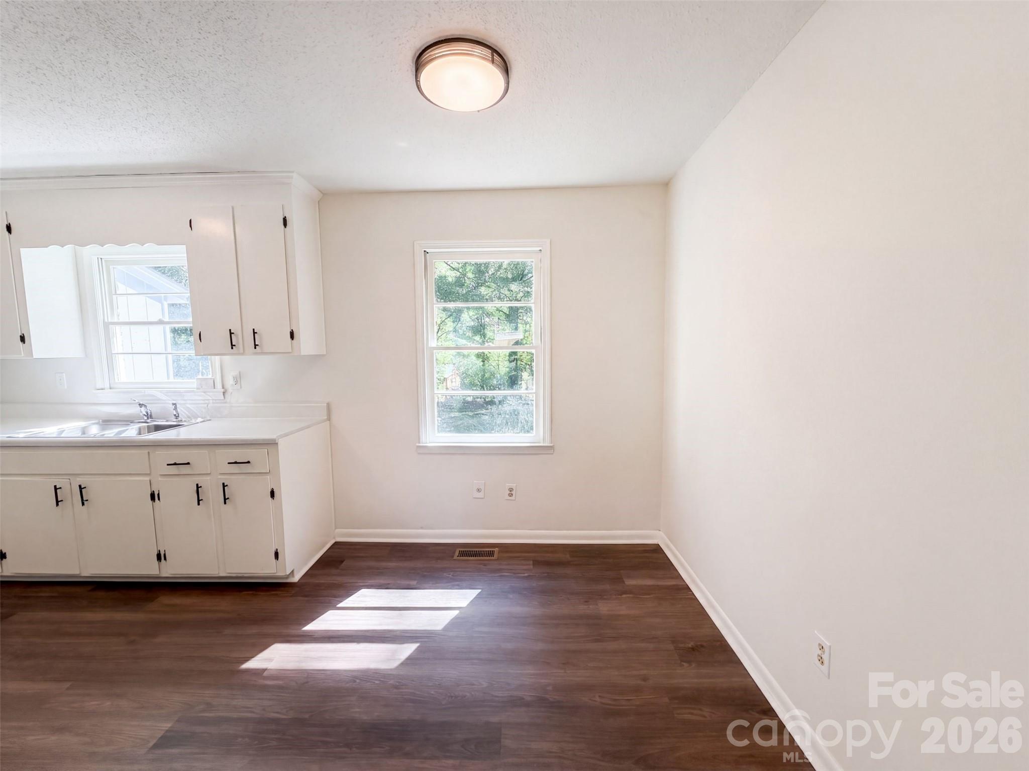 107 Autumn Place Property Photo 2