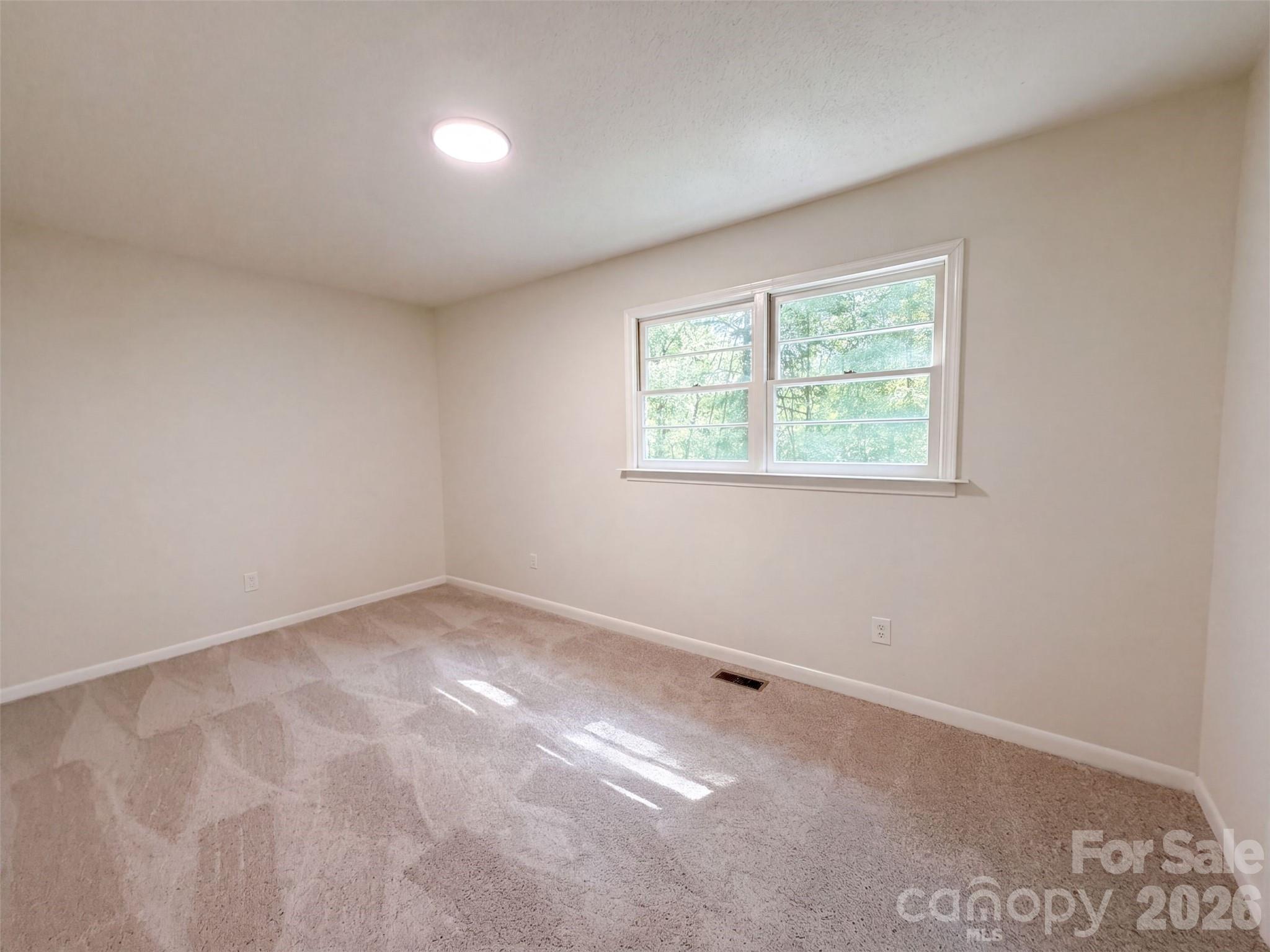 107 Autumn Place Property Photo 4