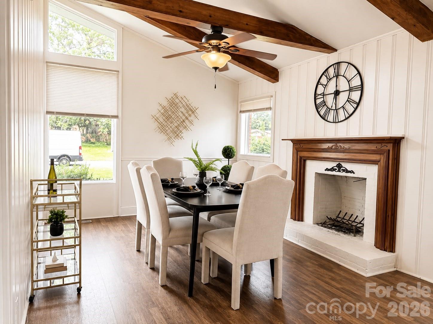 1003 Robinhood Lane Property Photo 6