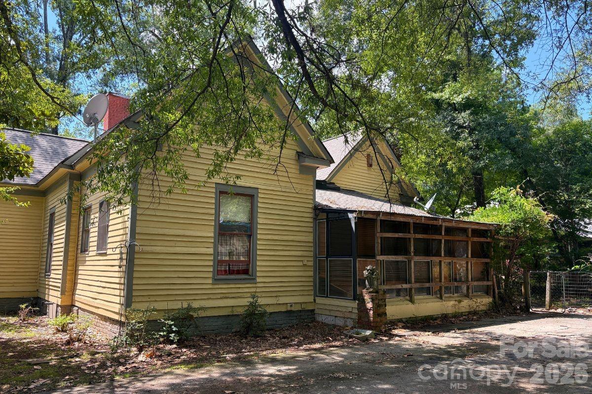 130 Culp Street Property Photo 8