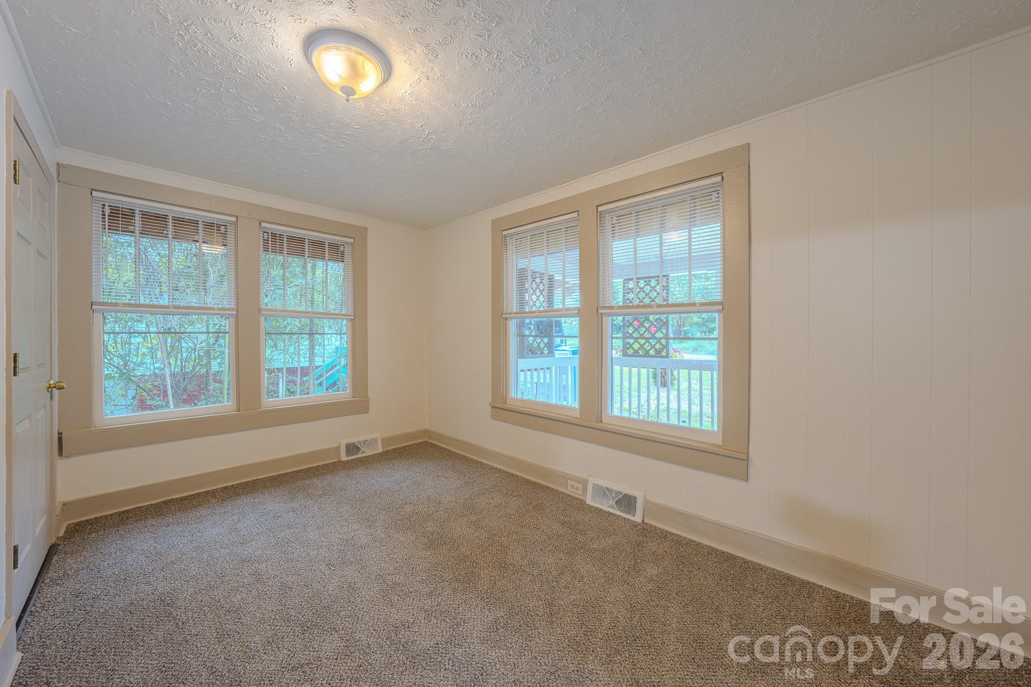 298 State Street Property Photo 16