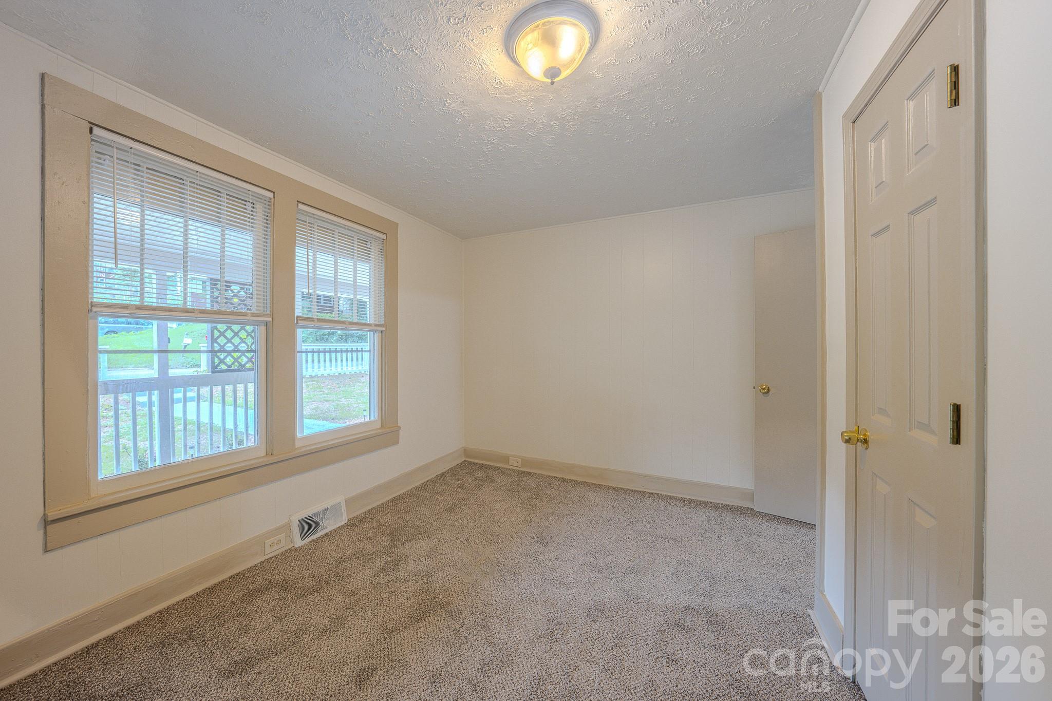 298 State Street Property Photo 19