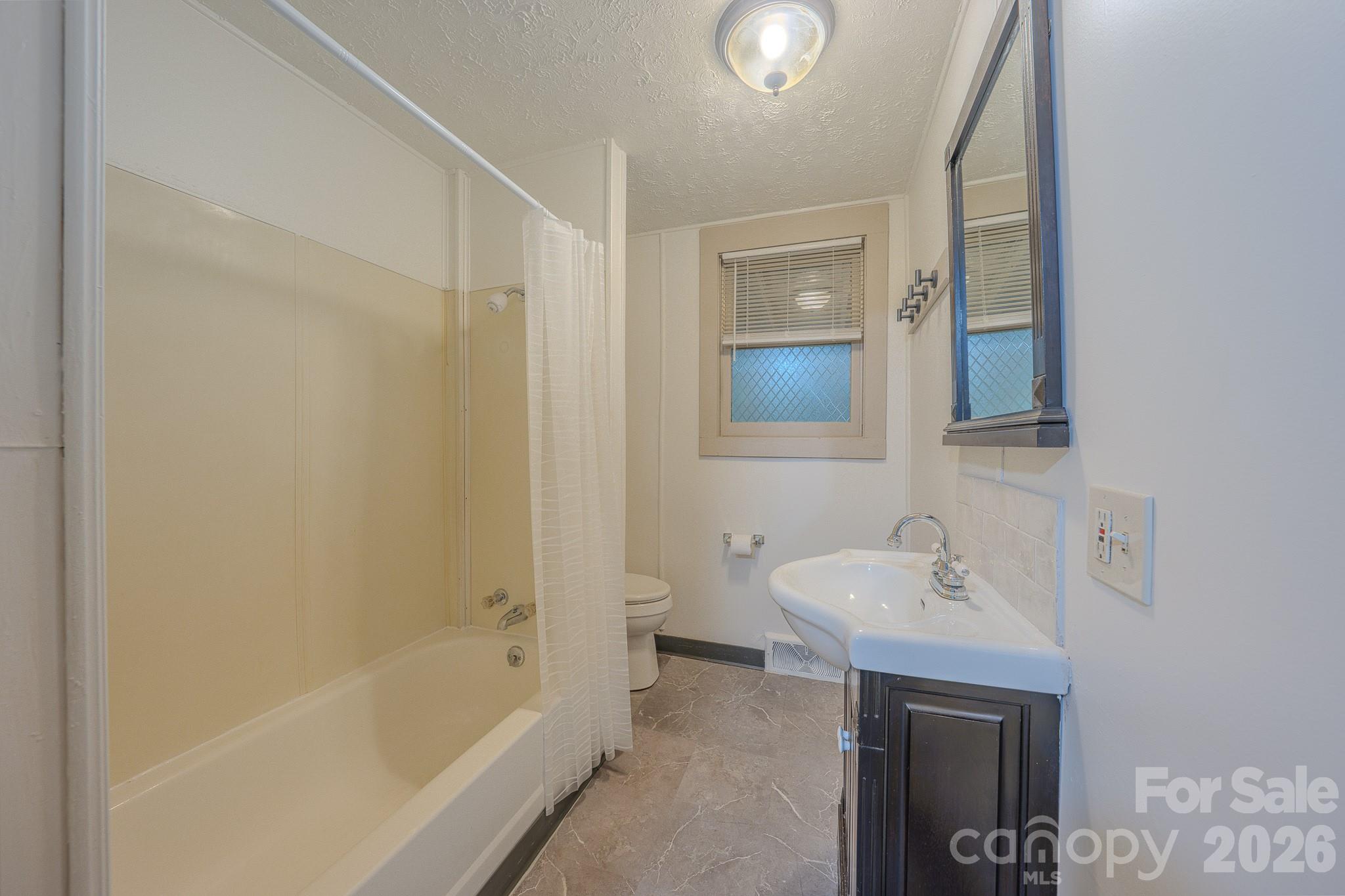 298 State Street Property Photo 21
