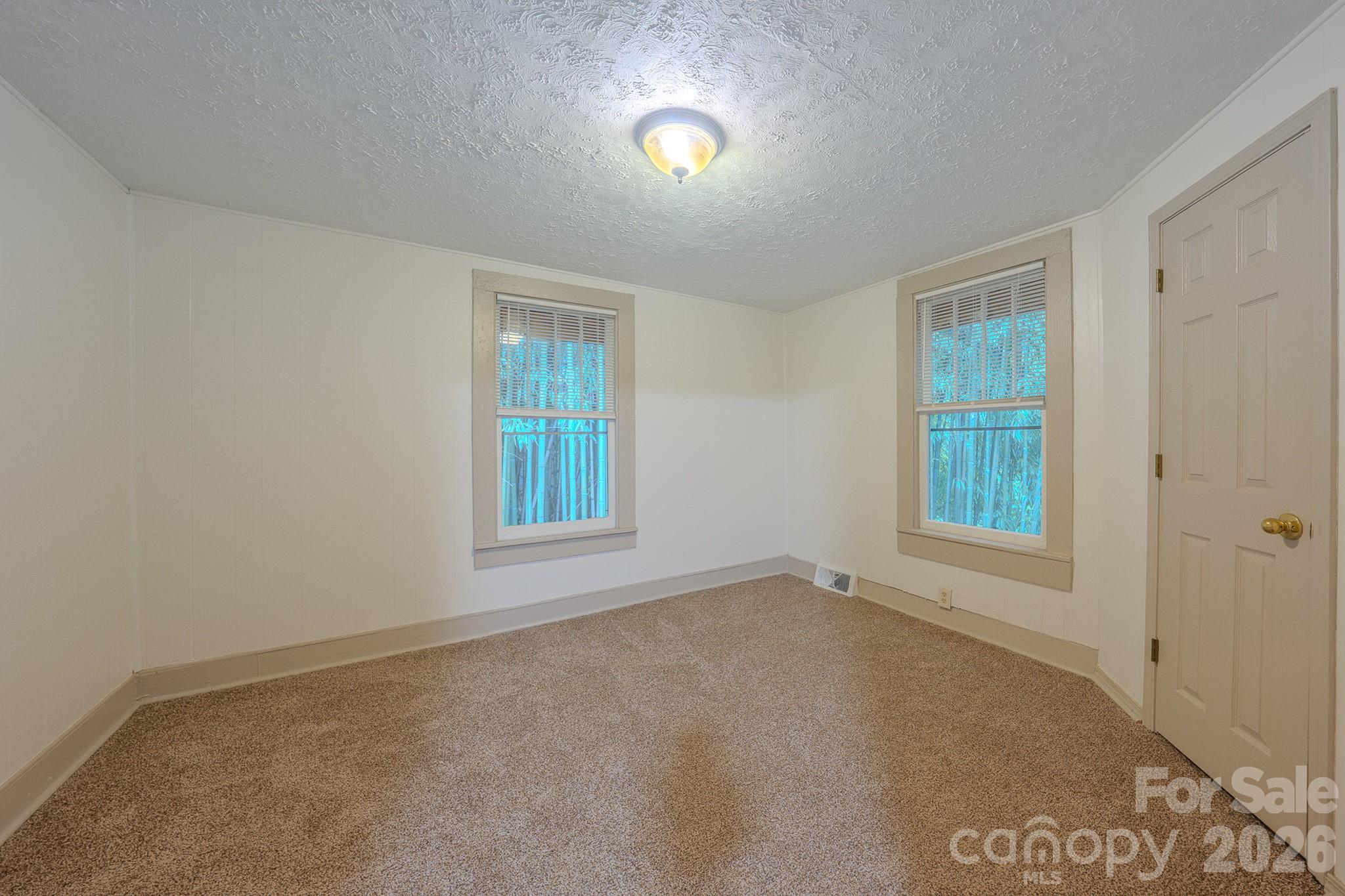 298 State Street Property Photo 23