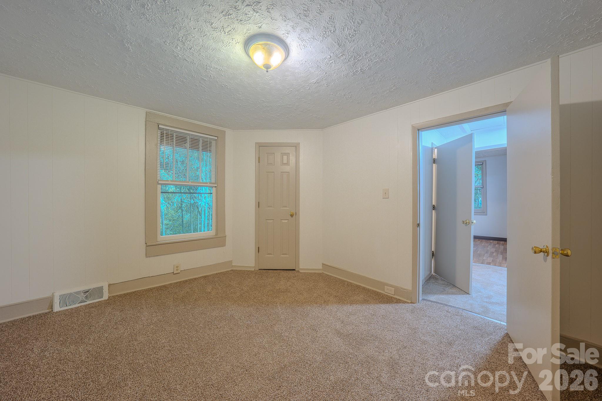 298 State Street Property Photo 24