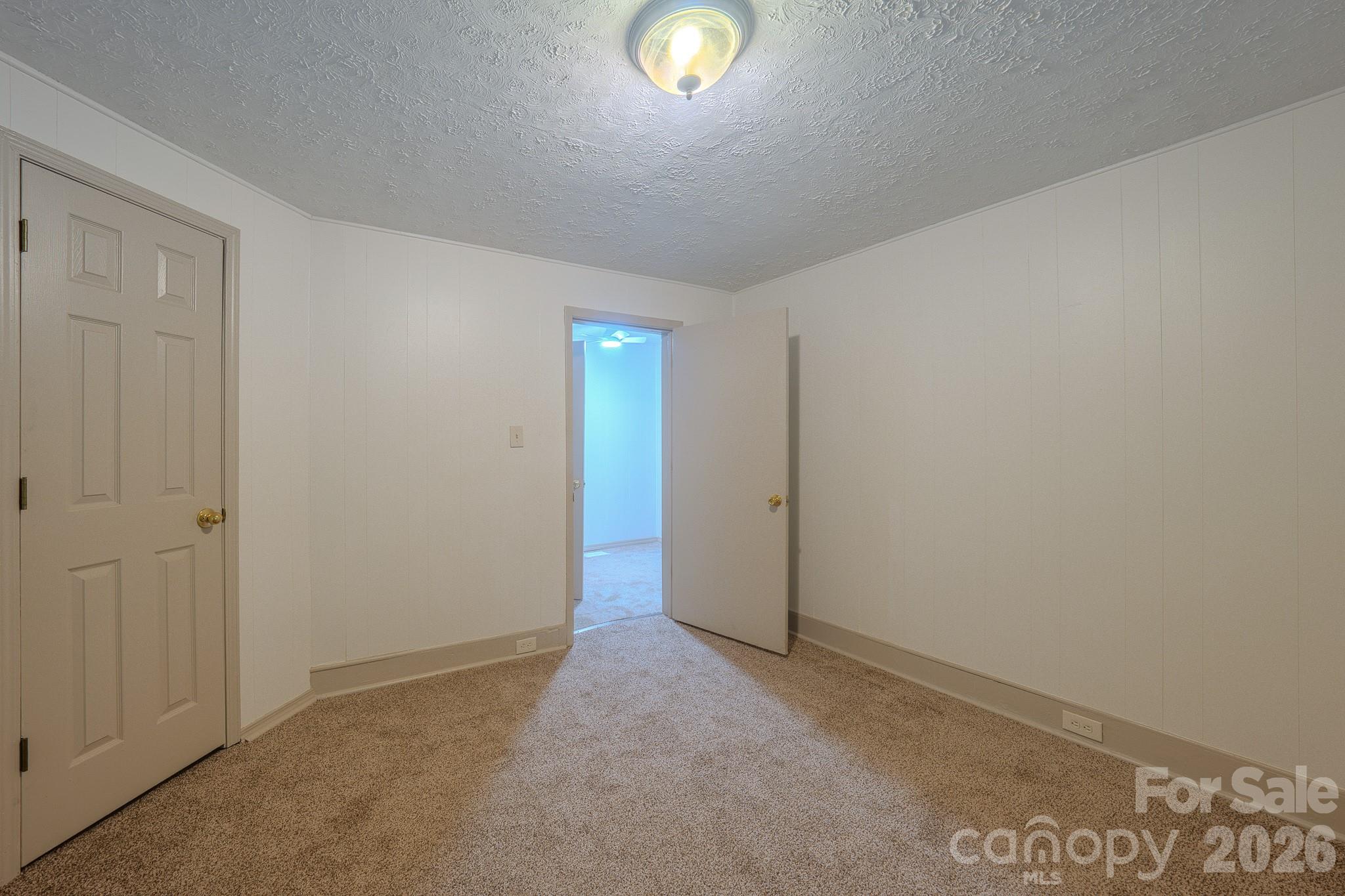 298 State Street Property Photo 26
