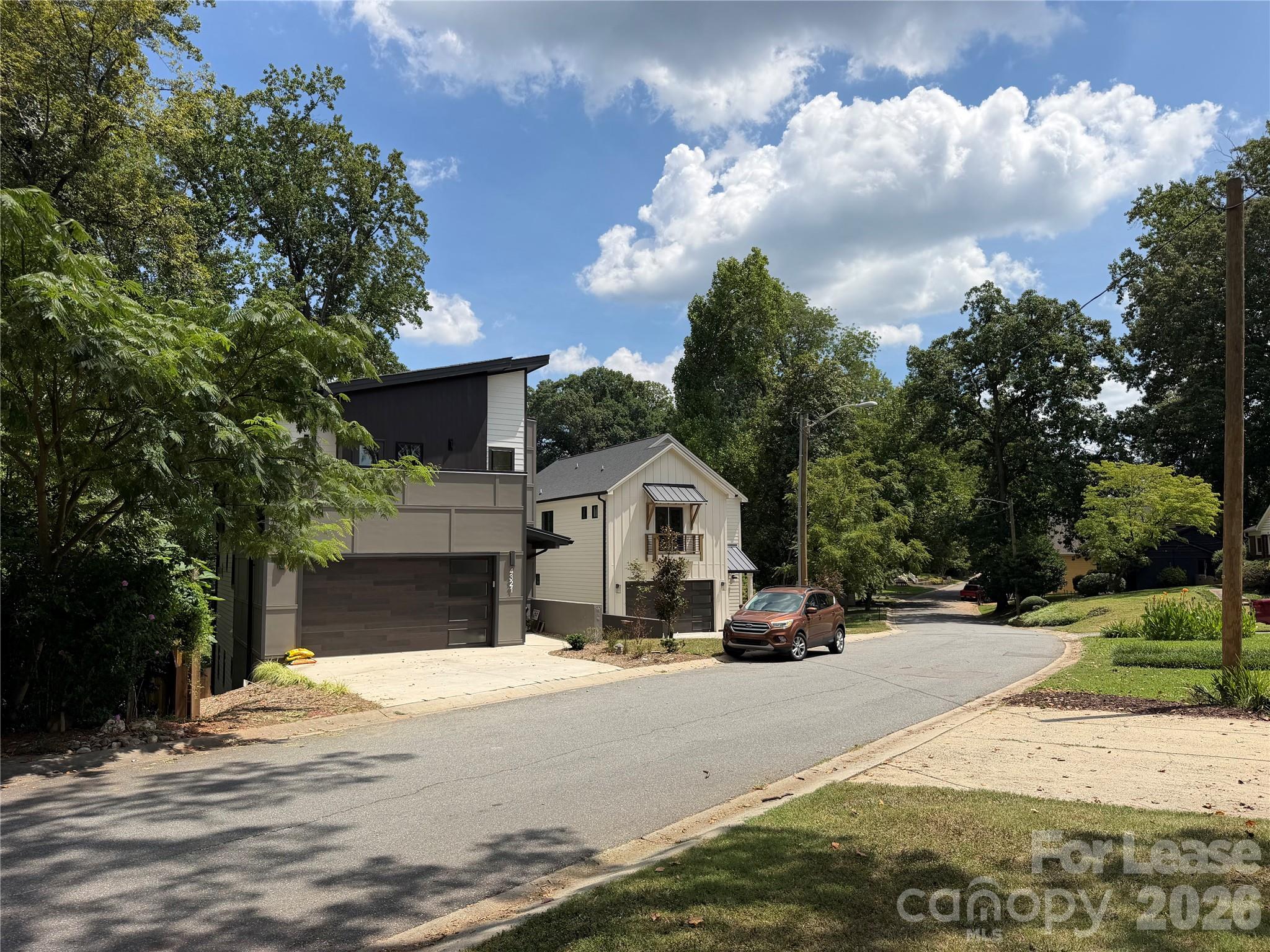 4318 Raney Way Property Photo 4