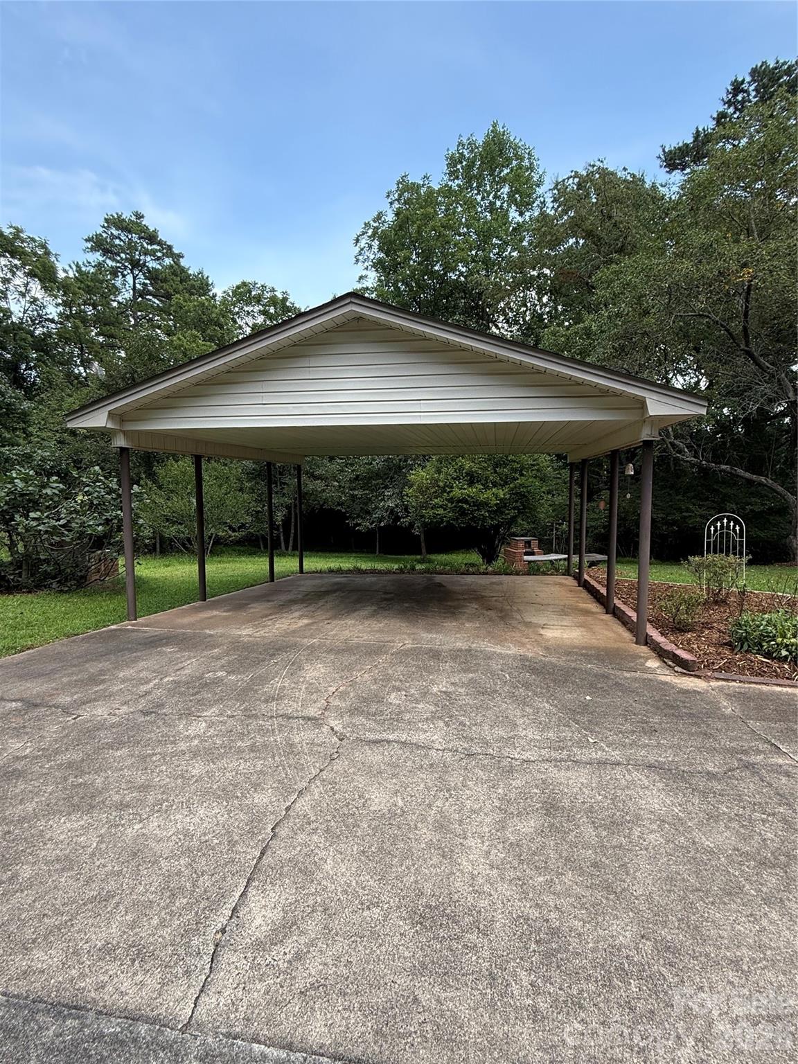2015 39th Avenue Property Photo 2