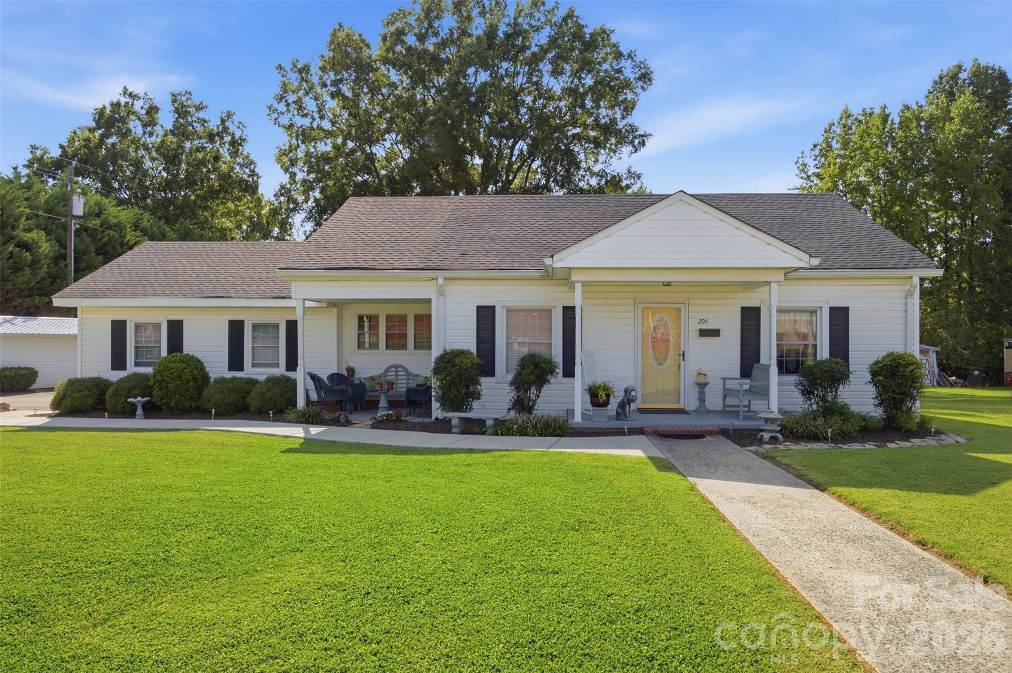 204 Memorial Drive Property Photo 1