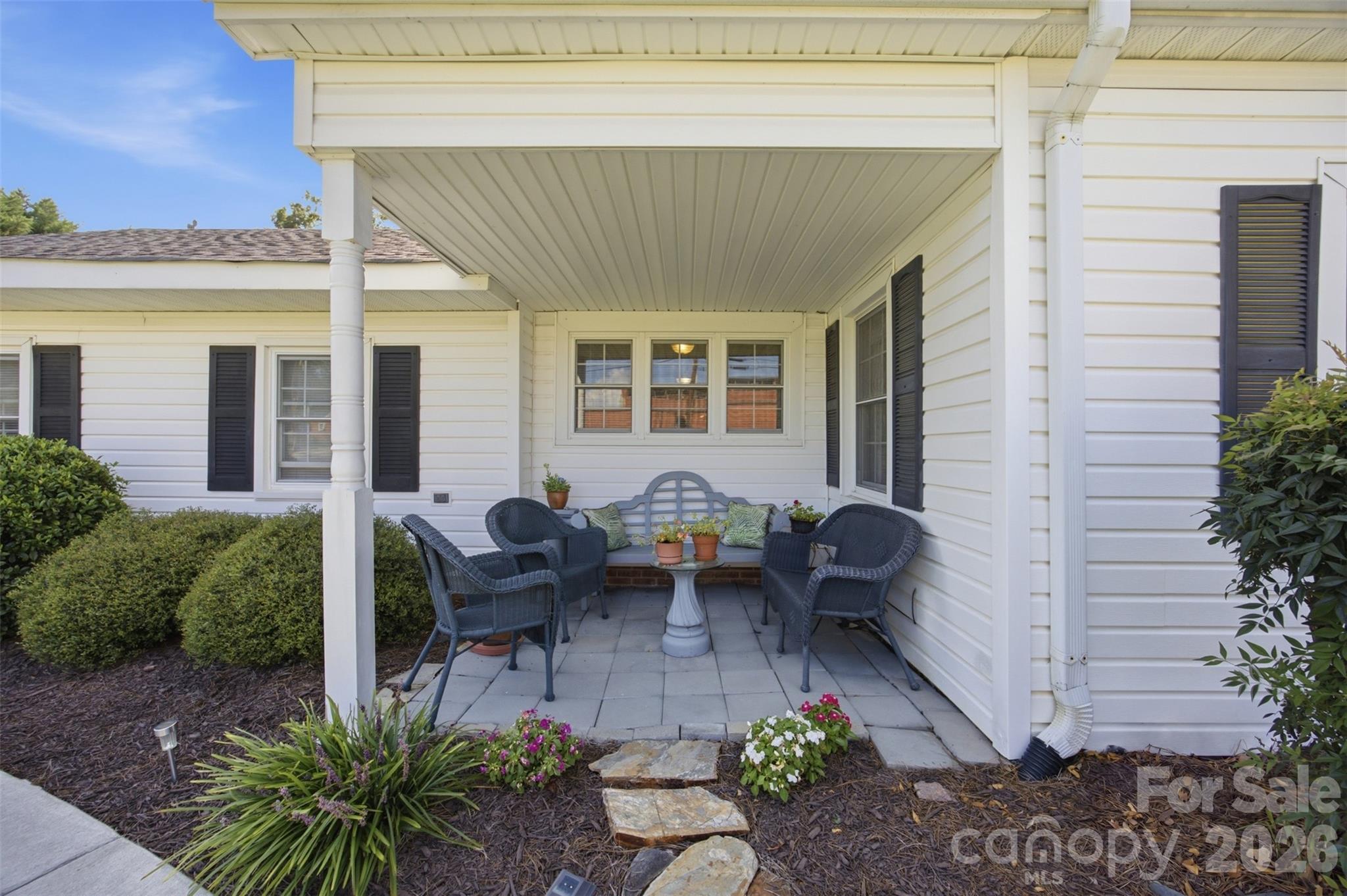 204 Memorial Drive Property Photo 3
