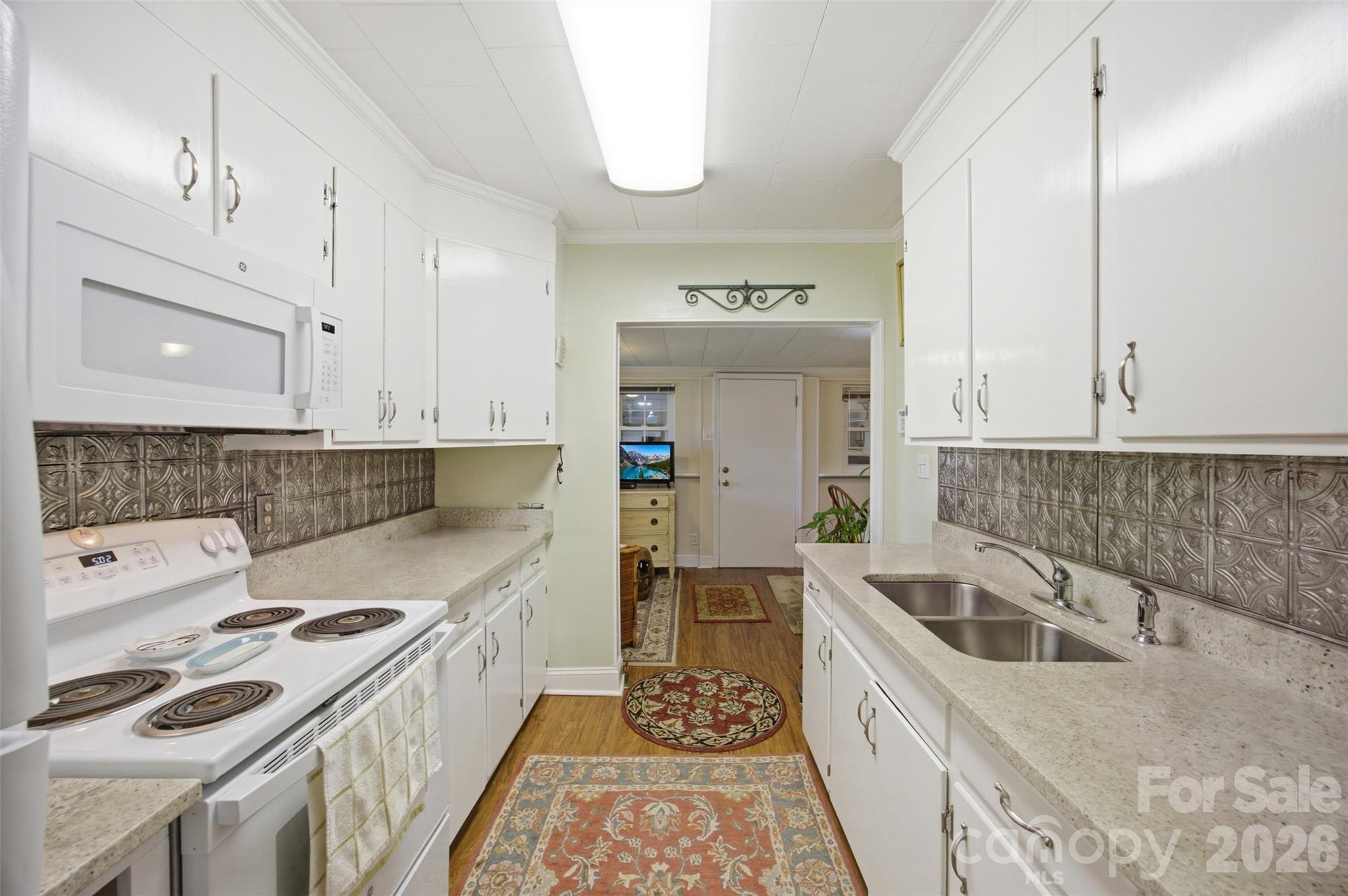 204 Memorial Drive Property Photo 11