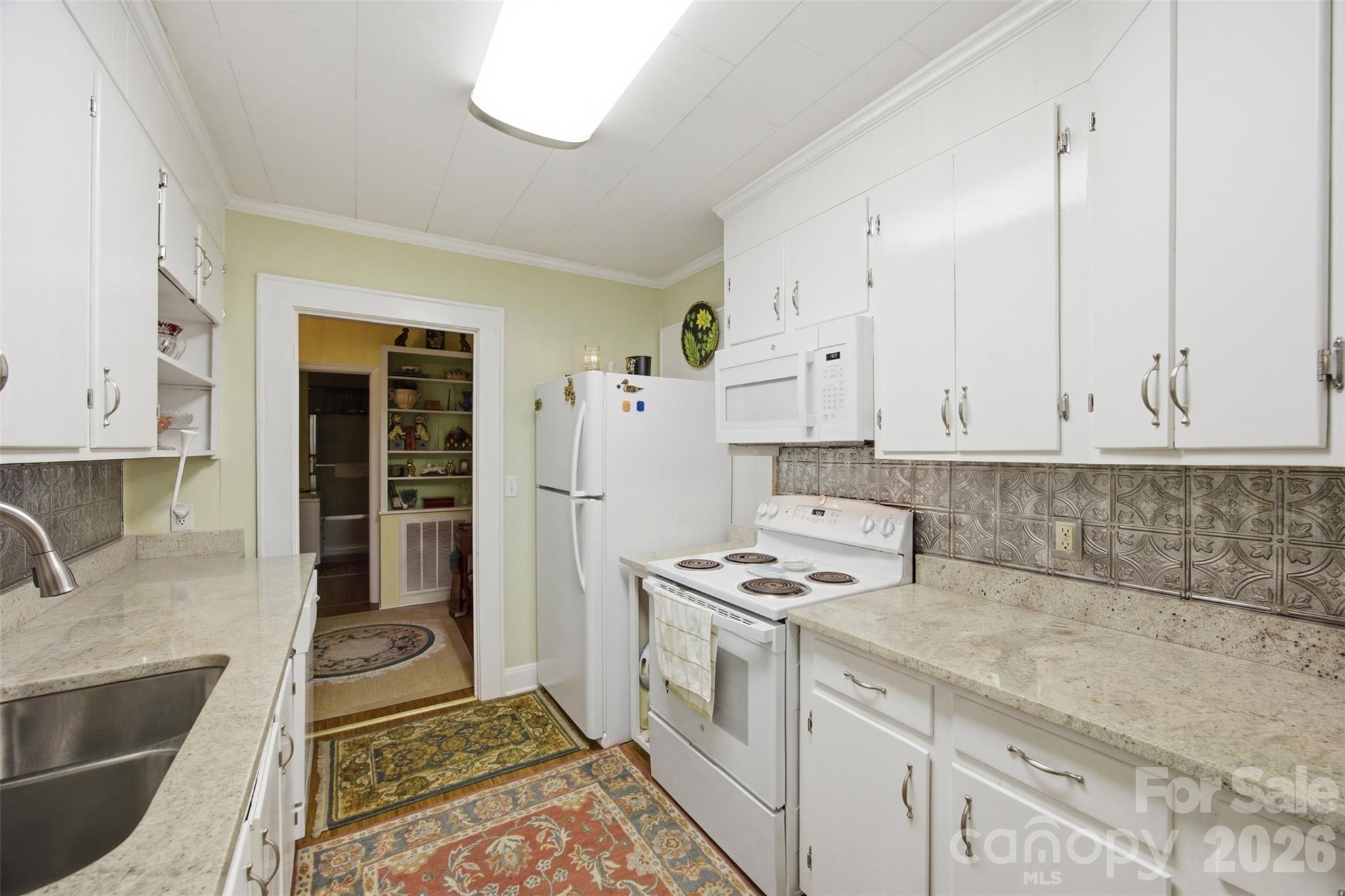 204 Memorial Drive Property Photo 12