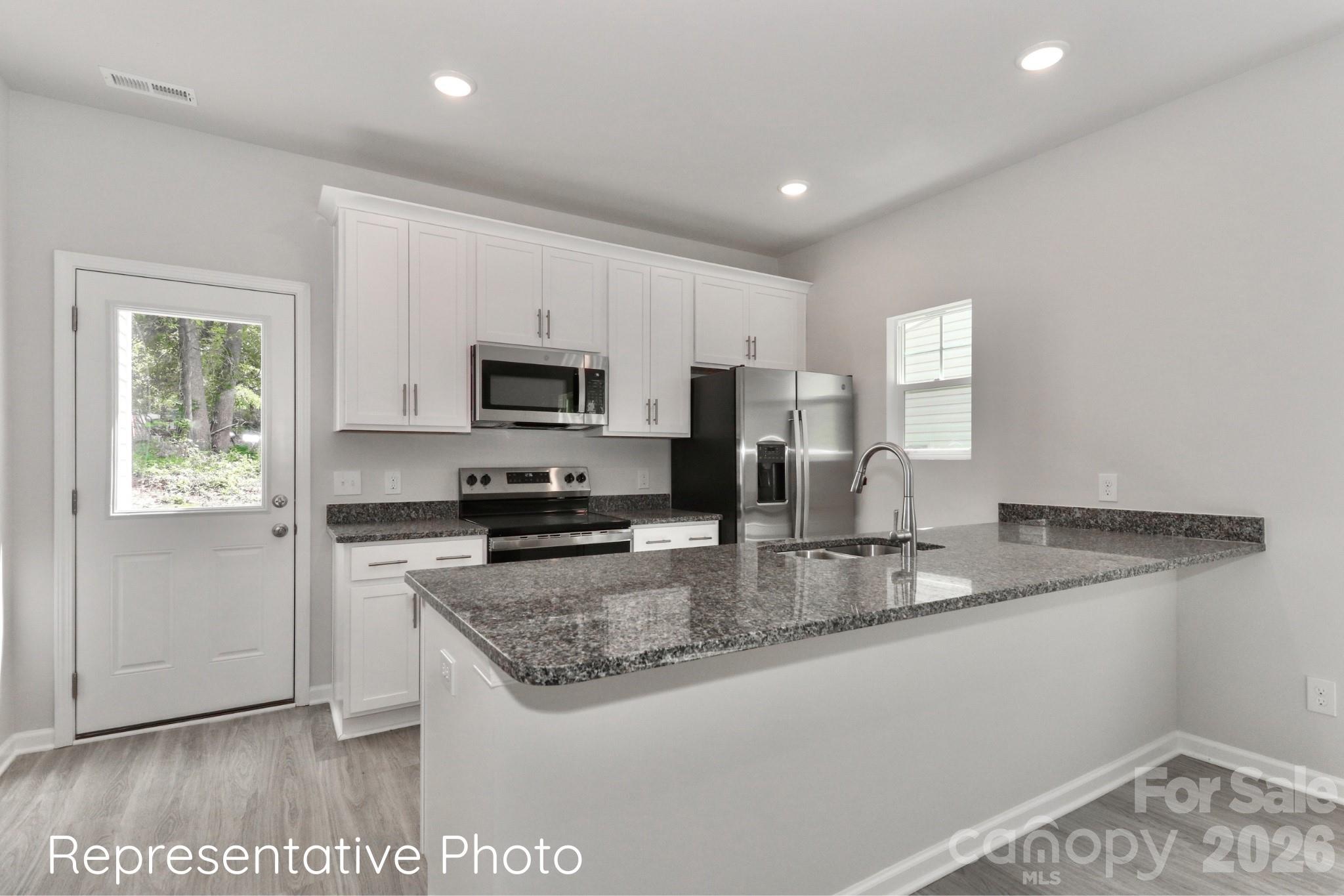 796 Hillard Street Property Photo 3