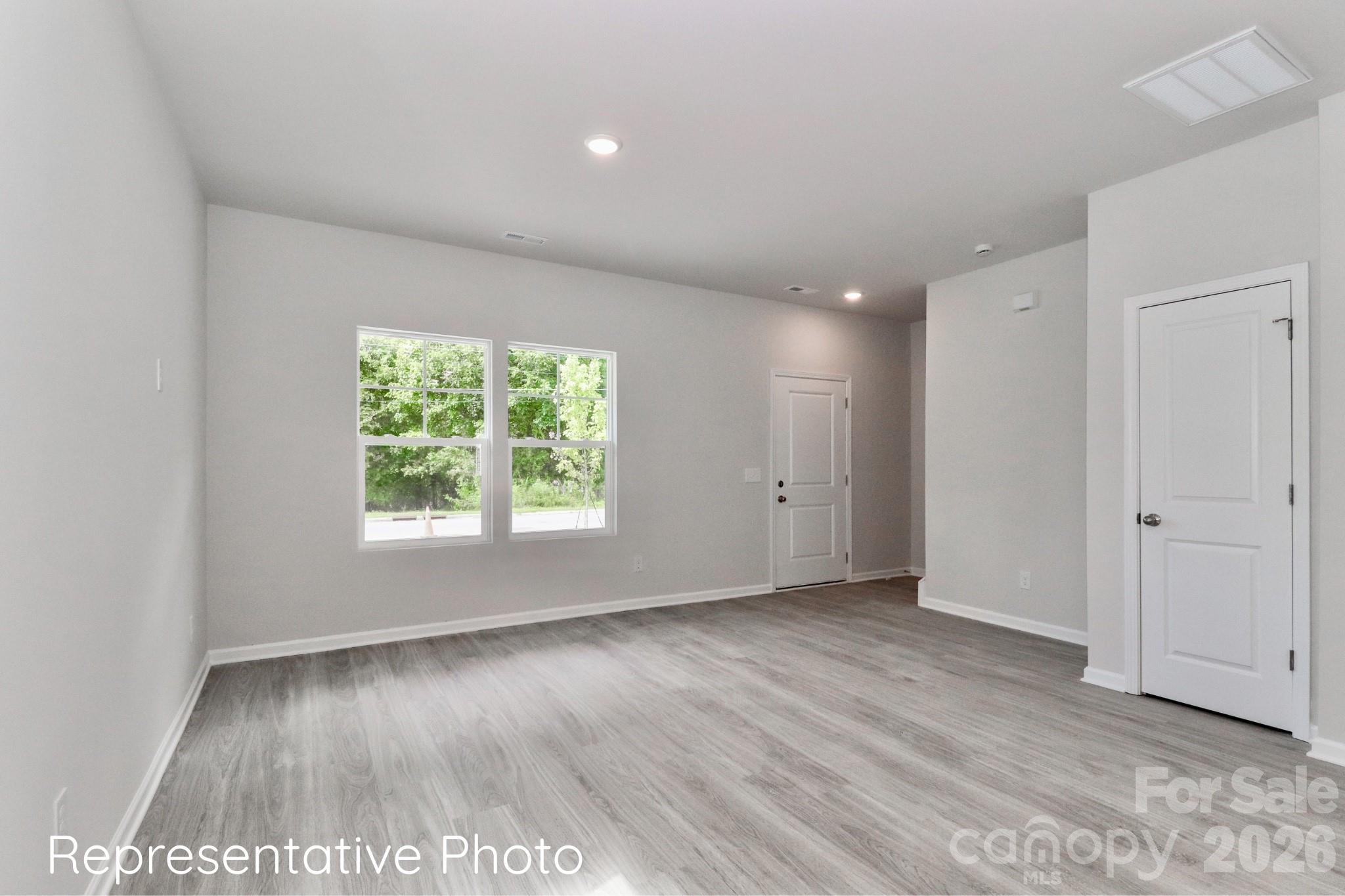796 Hillard Street Property Photo 5
