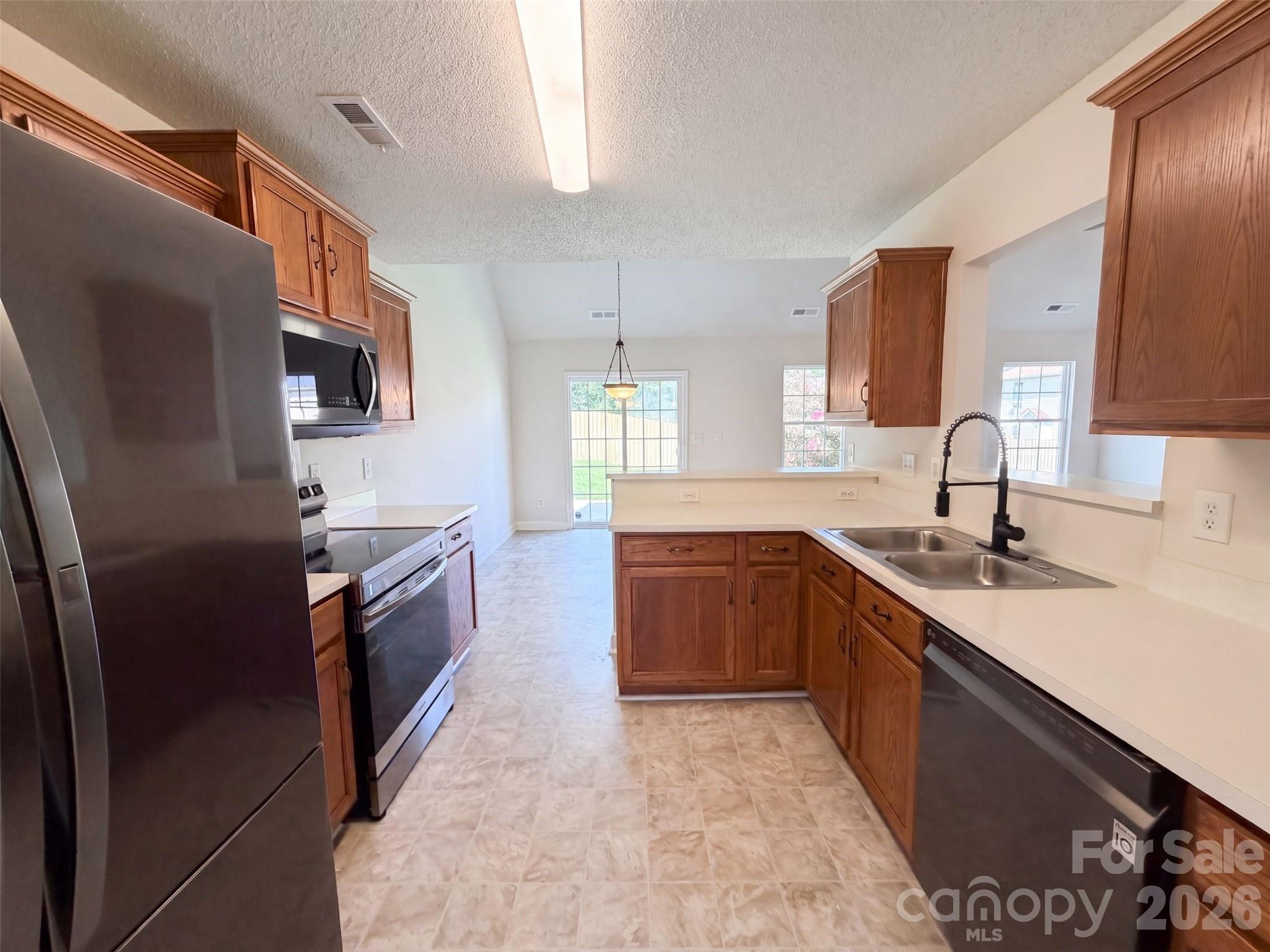 9244 Simonton Drive Property Photo 2