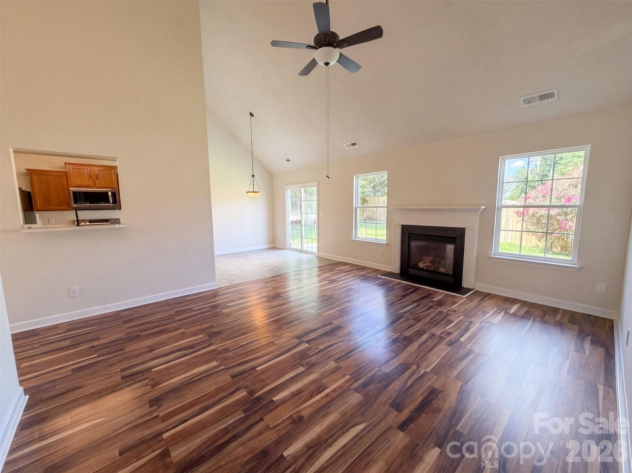 9244 Simonton Drive Property Photo 3