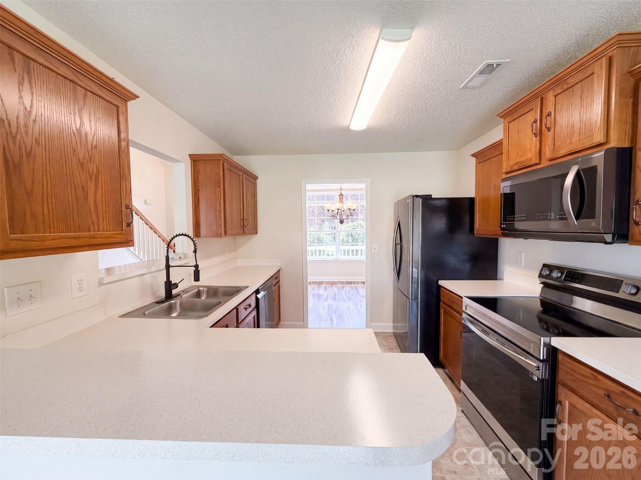 9244 Simonton Drive Property Photo 9