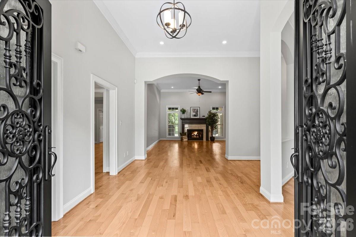 7832 Chapel Creek Drive Property Photo 3