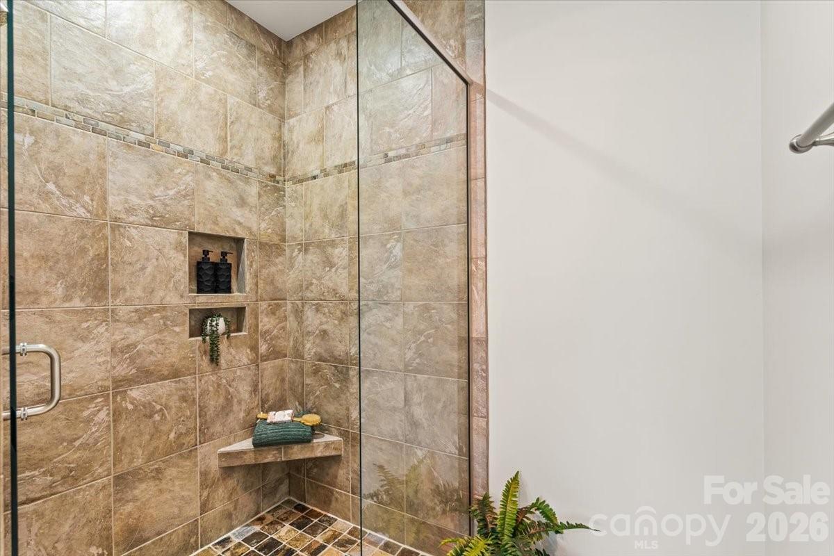 7832 Chapel Creek Drive Property Photo 22