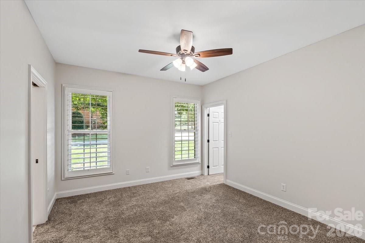 7832 Chapel Creek Drive Property Photo 25