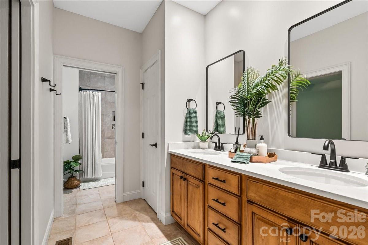 7832 Chapel Creek Drive Property Photo 27