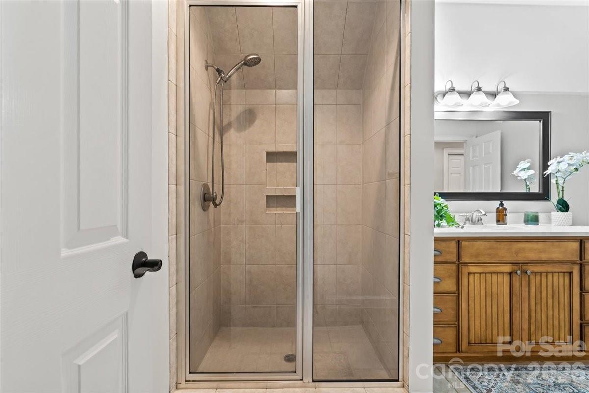7832 Chapel Creek Drive Property Photo 32