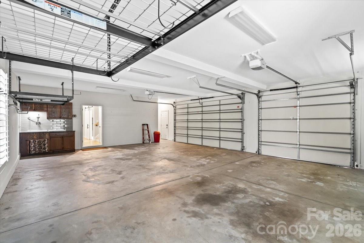 7832 Chapel Creek Drive Property Photo 37
