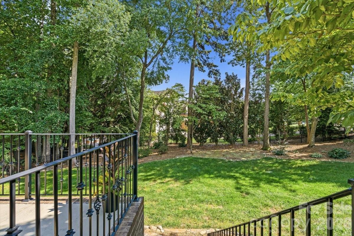 7832 Chapel Creek Drive Property Photo 40
