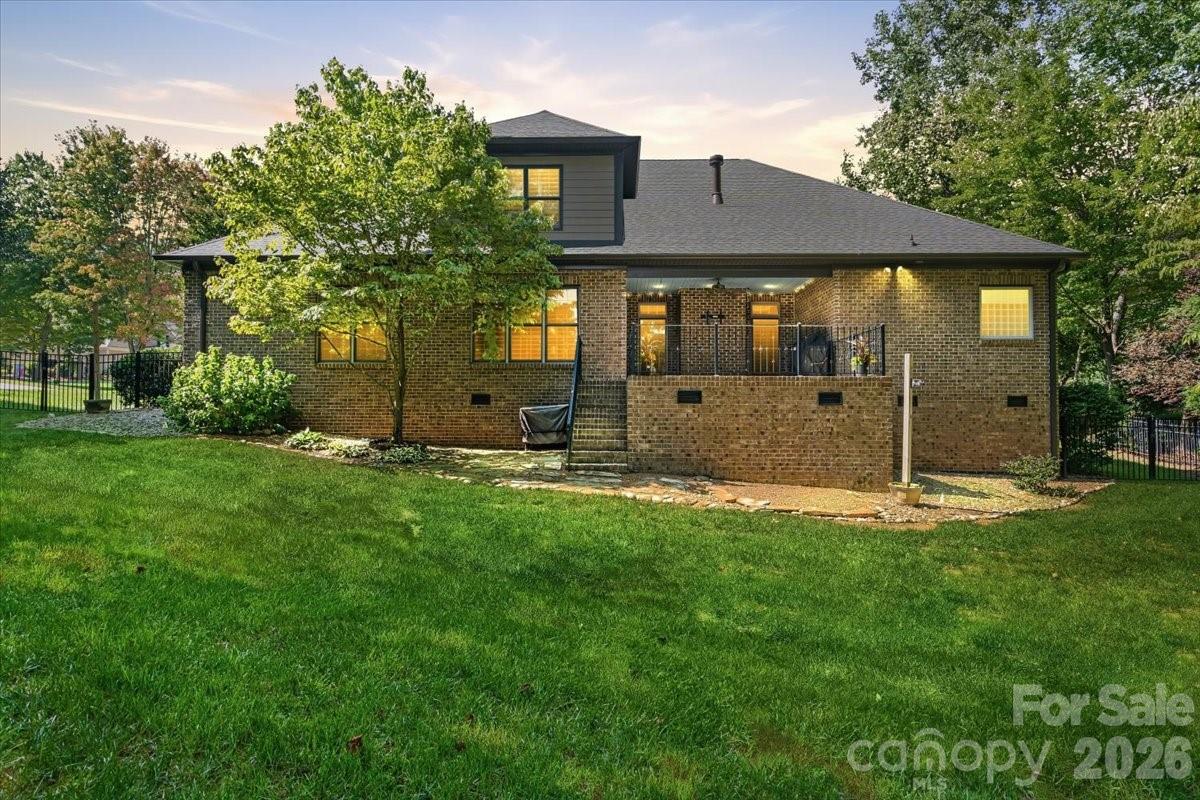 7832 Chapel Creek Drive Property Photo 42