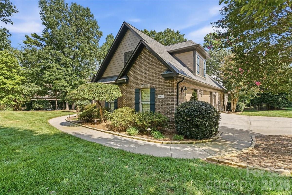 7832 Chapel Creek Drive Property Photo 43