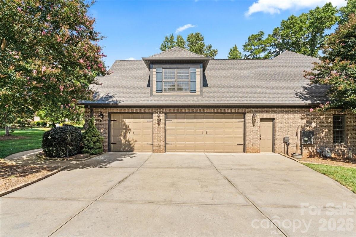 7832 Chapel Creek Drive Property Photo 44