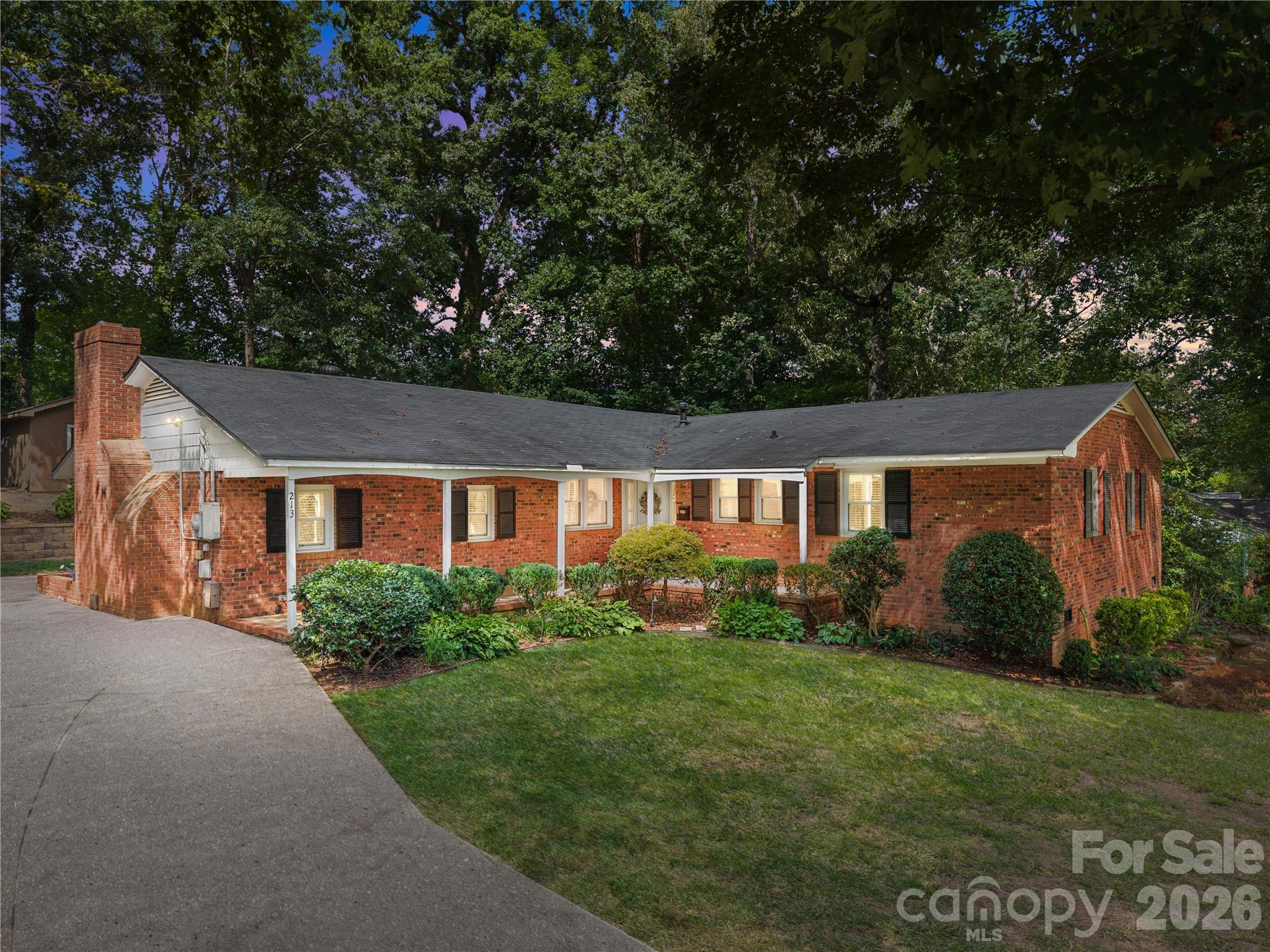 213 Dogwood Drive Property Photo 1