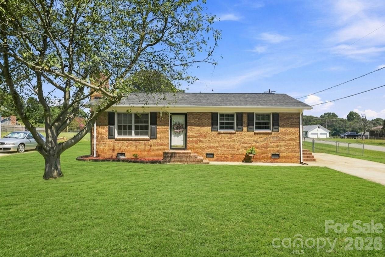 411 E Tennessee Avenue Property Photo 1