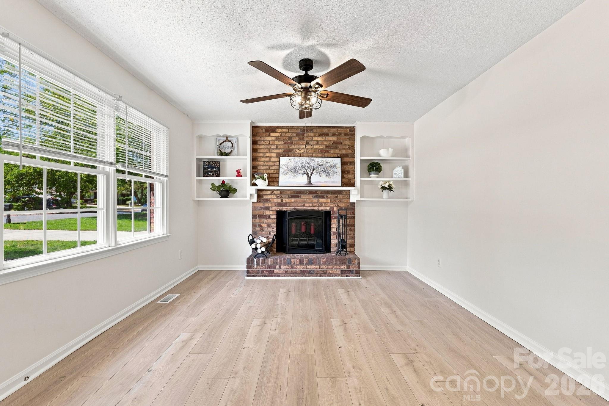 411 E Tennessee Avenue Property Photo 4