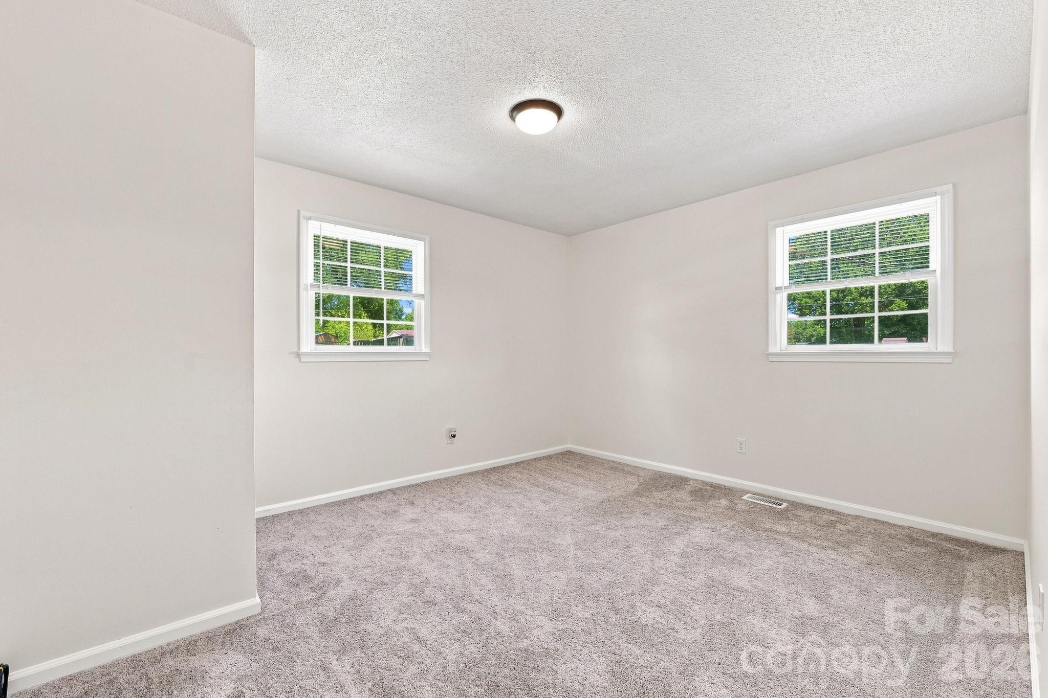 411 E Tennessee Avenue Property Photo 9