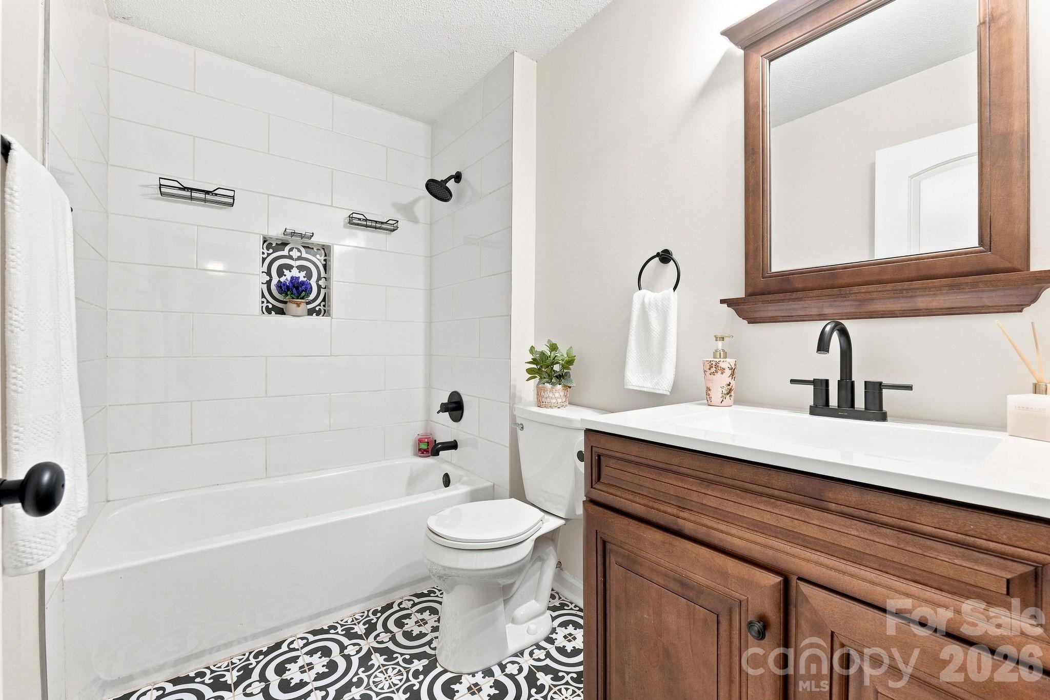 411 E Tennessee Avenue Property Photo 13