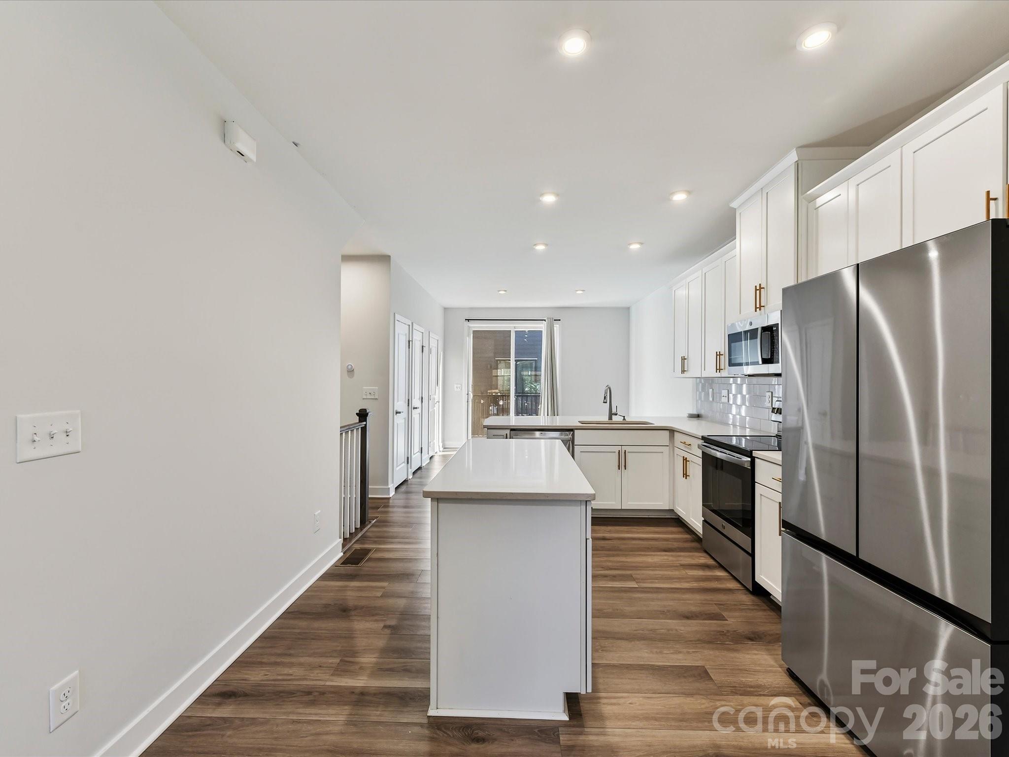 324 Yorkshire Drive Property Photo 12