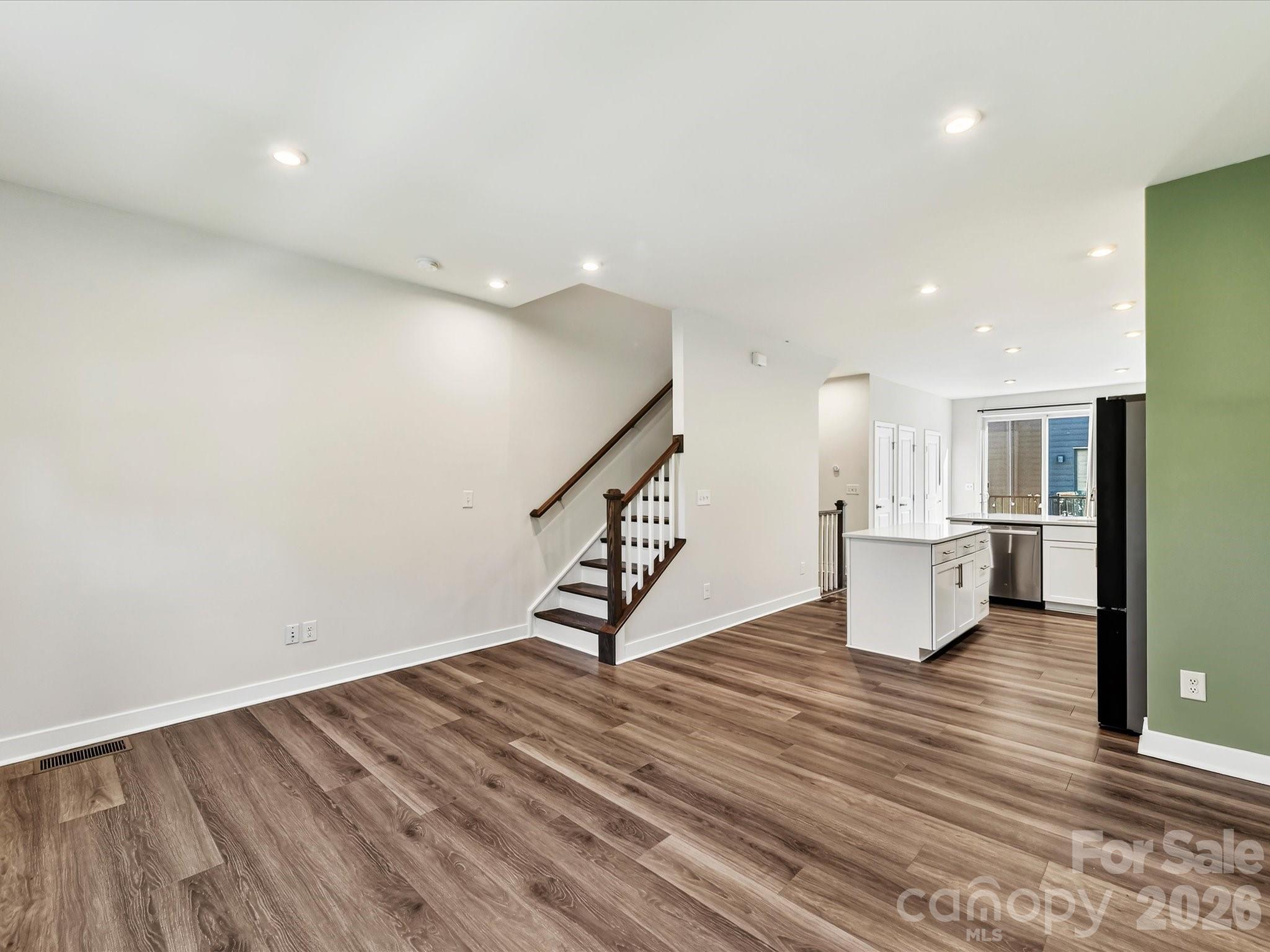 324 Yorkshire Drive Property Photo 14