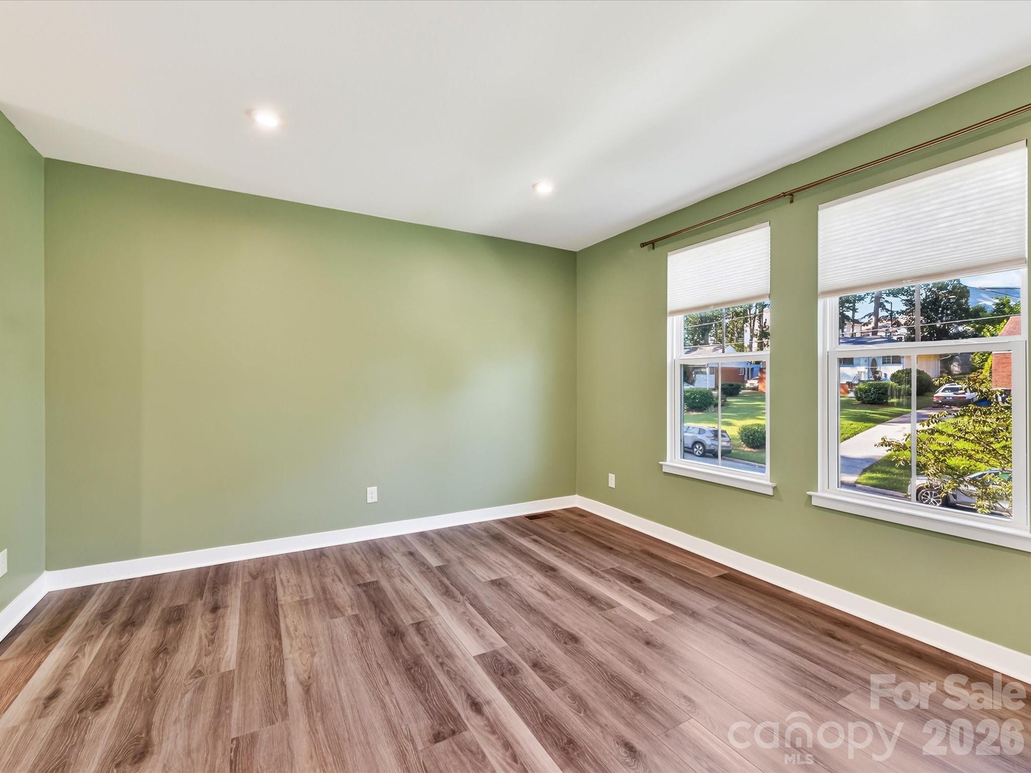 324 Yorkshire Drive Property Photo 16