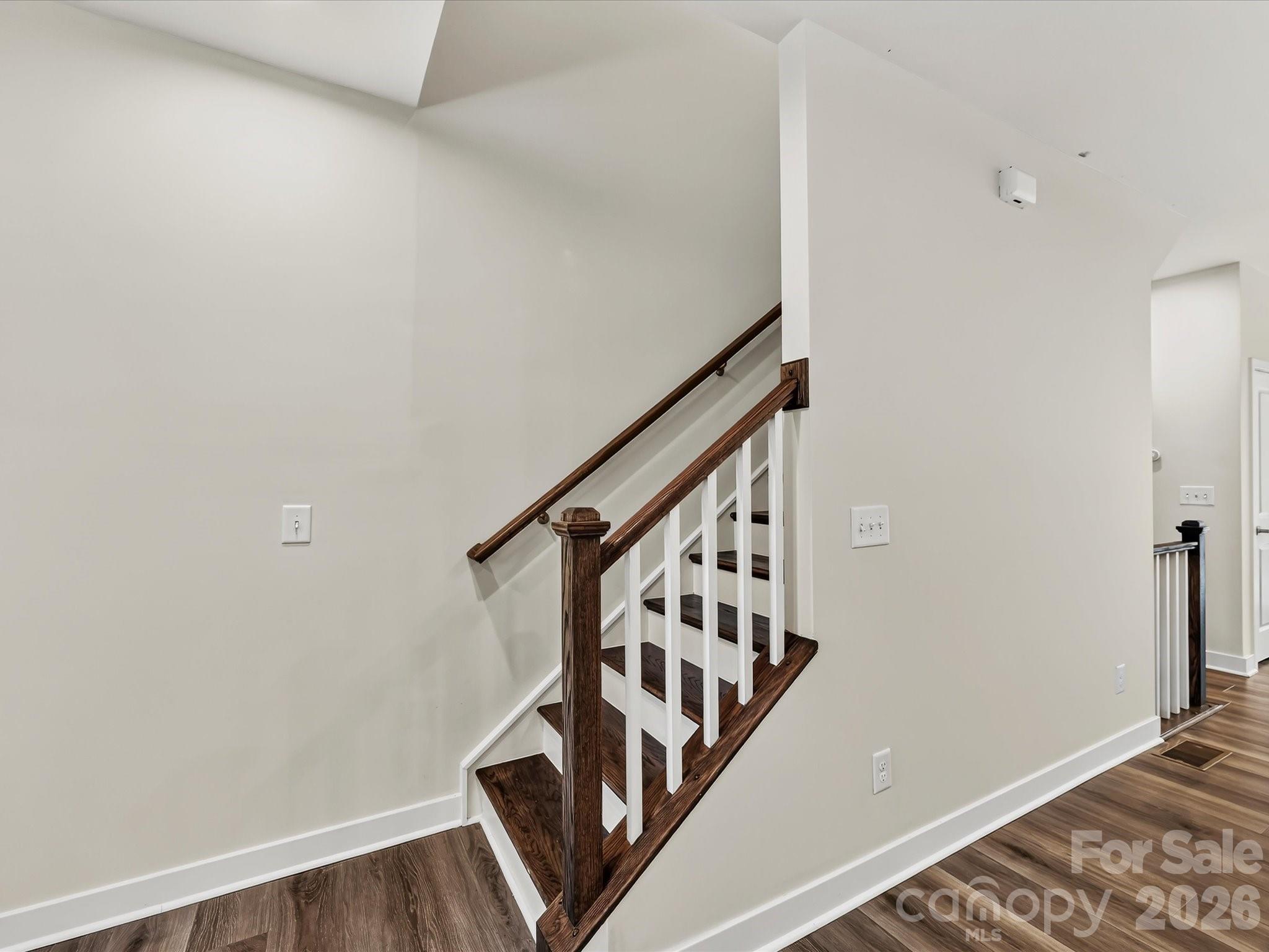 324 Yorkshire Drive Property Photo 18