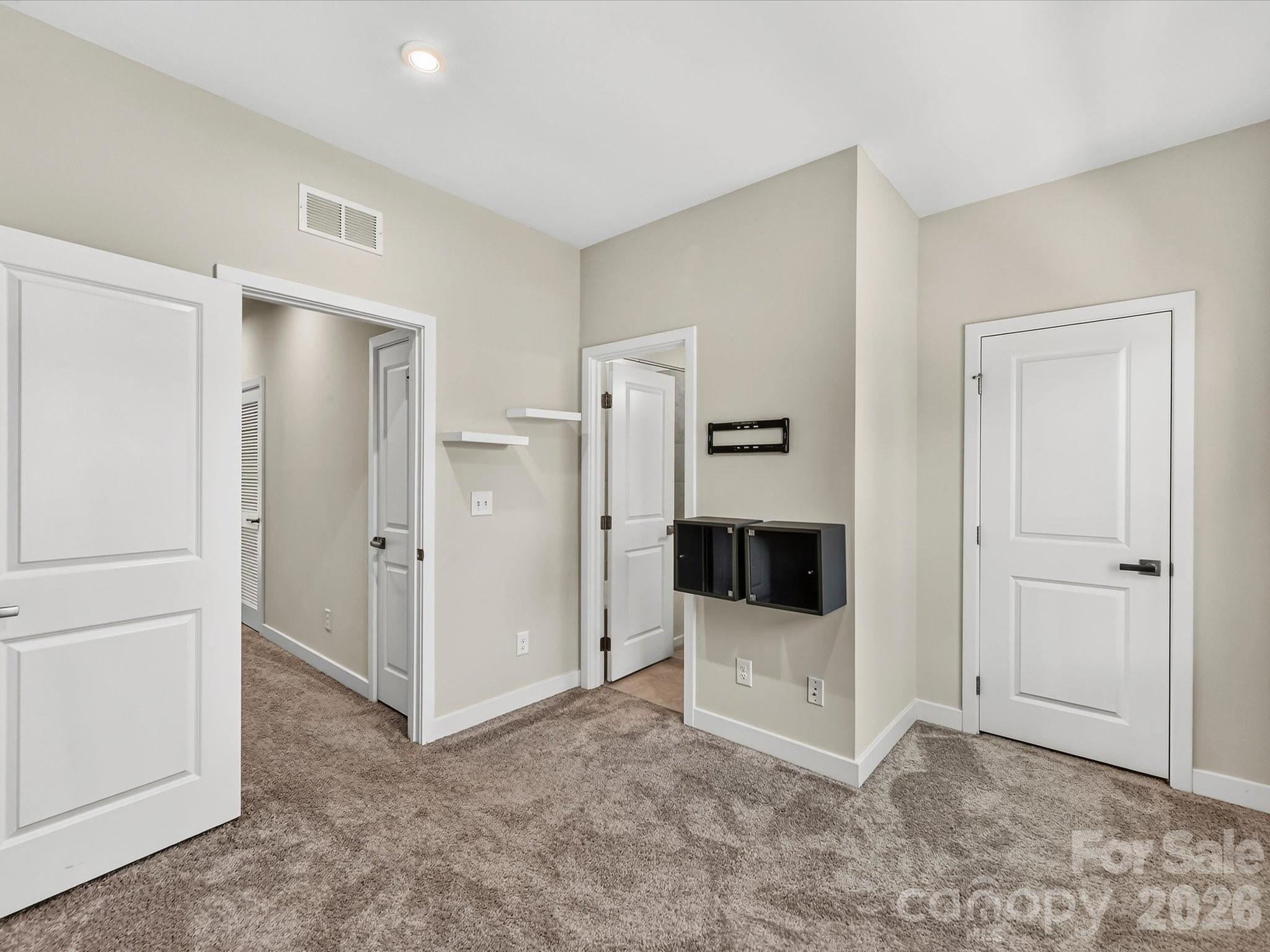 324 Yorkshire Drive Property Photo 27