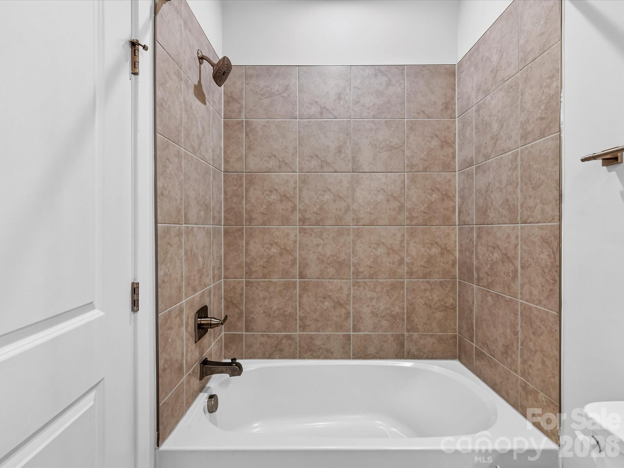 324 Yorkshire Drive Property Photo 29